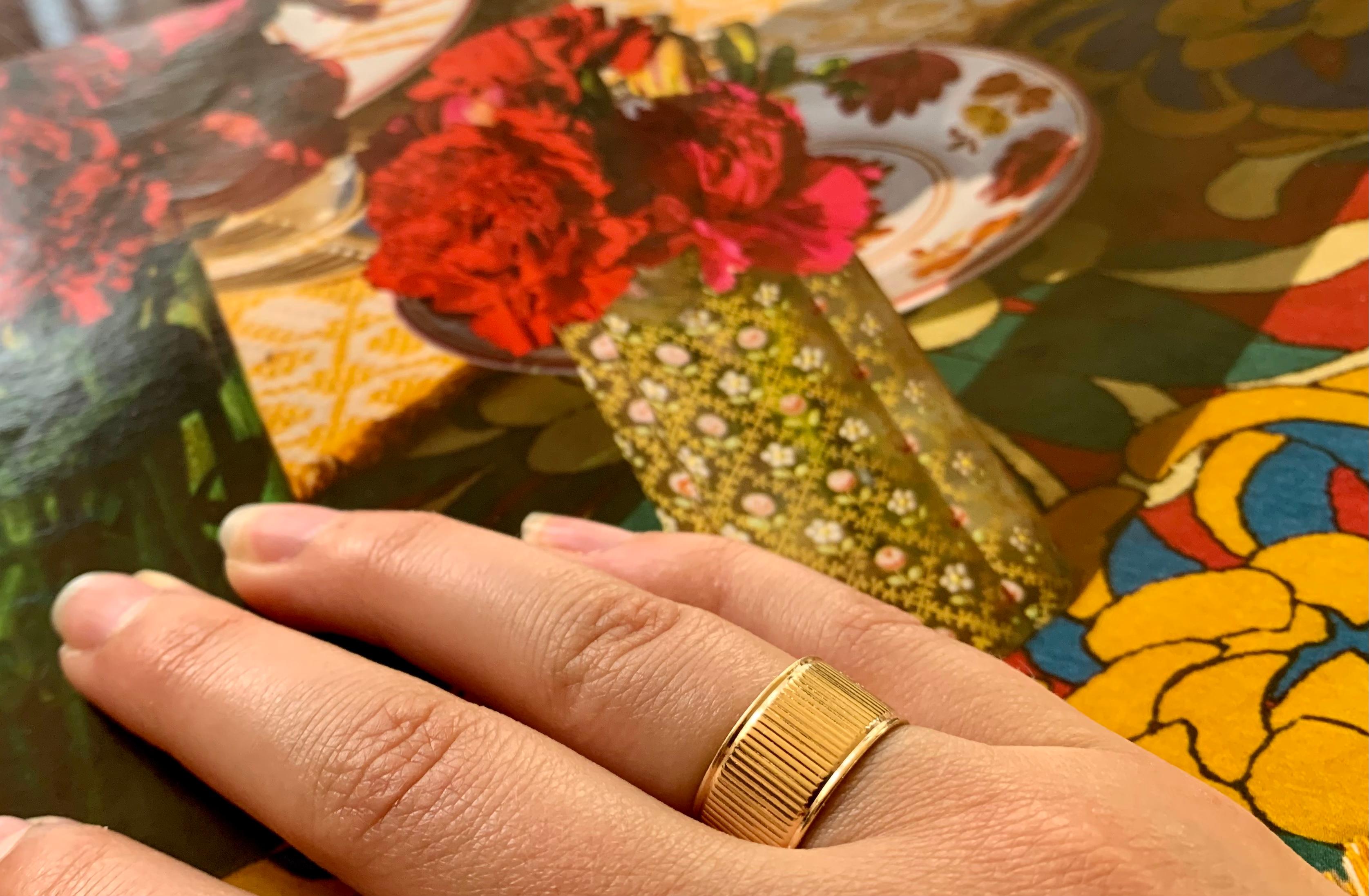 Vintage Mid-Century Modern 14K Yellow Gold Classic Reeded Wide Cigar Band Ring For Sale 5