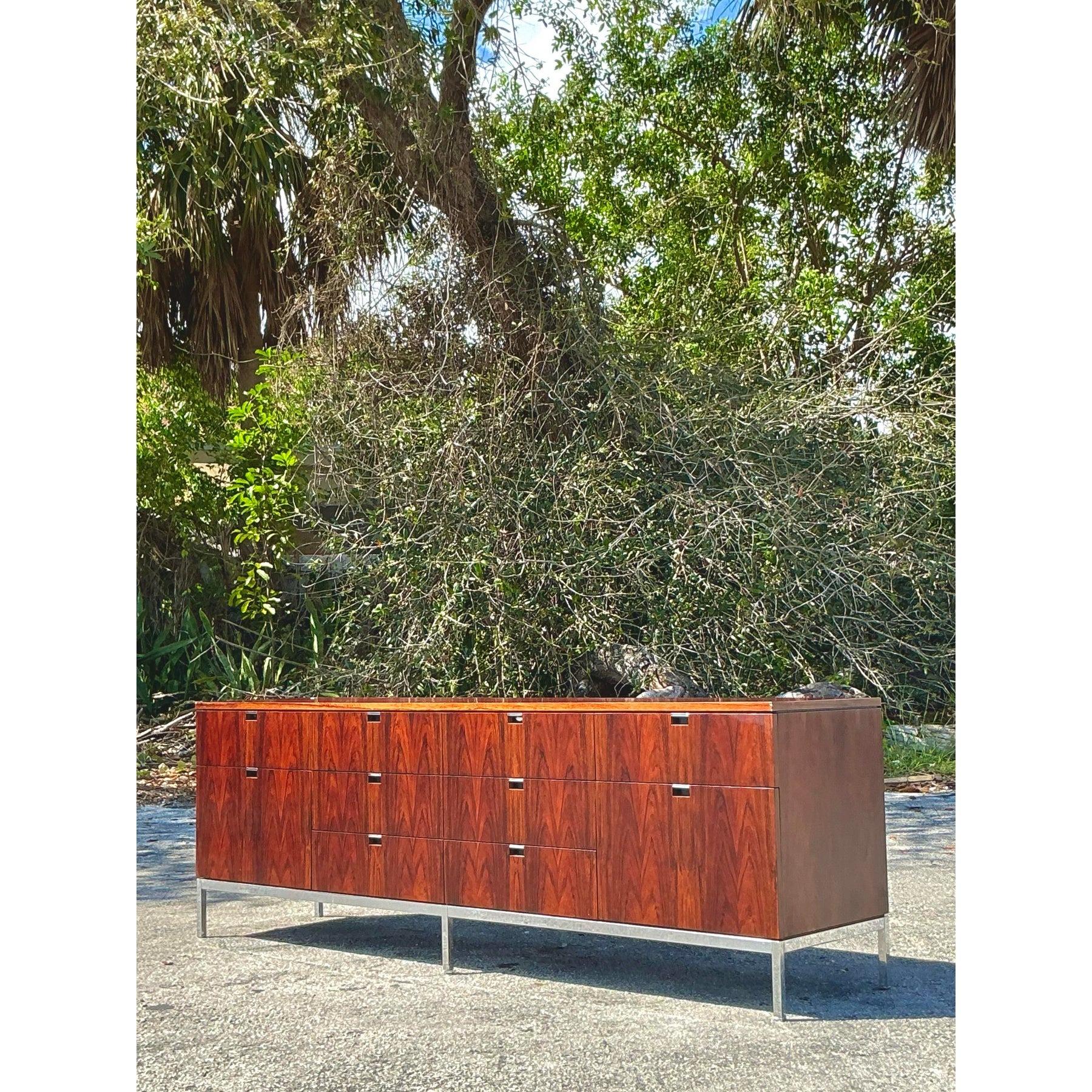 Vintage-Anrichte aus Rosenholz, Mid-Century Modern 1960er Knoll, Vintage (amerikanisch) im Angebot