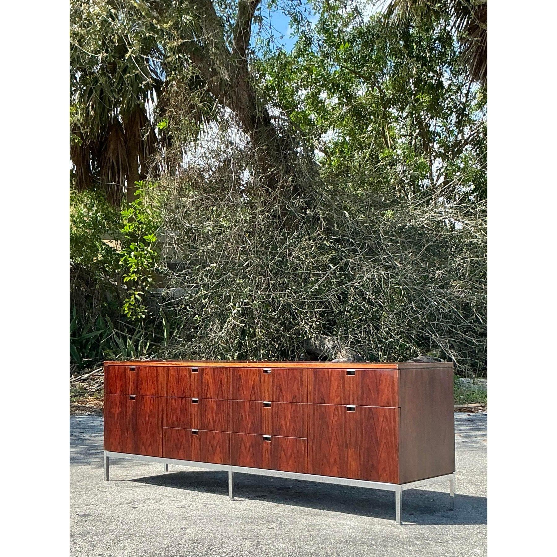 Vintage-Anrichte aus Rosenholz, Mid-Century Modern 1960er Knoll, Vintage (Mitte des 20. Jahrhunderts) im Angebot
