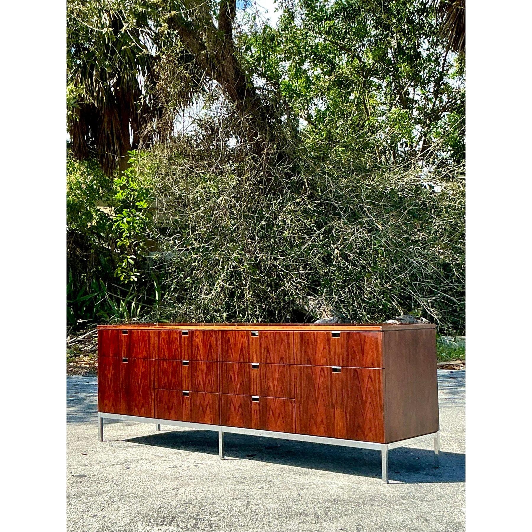Vintage-Anrichte aus Rosenholz, Mid-Century Modern 1960er Knoll, Vintage im Angebot 2