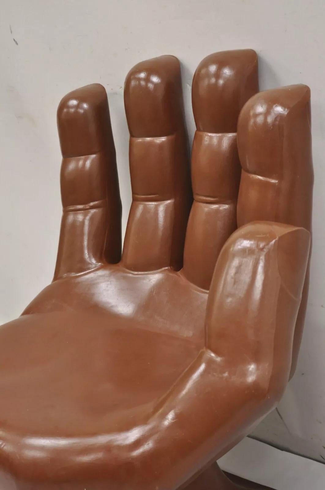 Vintage Mid Century Modern 1980s Brown Molded Plastic Hand Chair (20. Jahrhundert) im Angebot