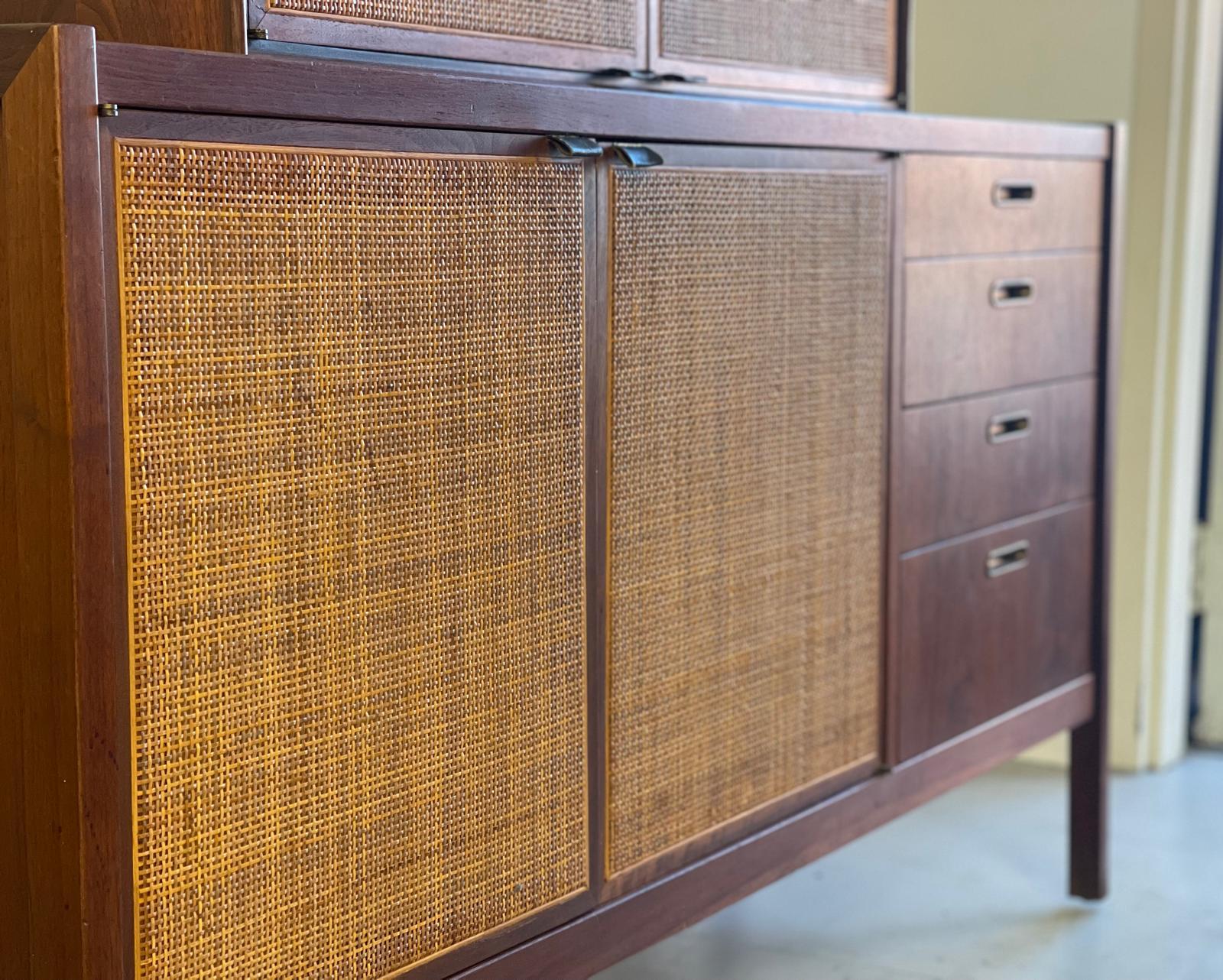 Crédence ou meuble à disques Vintage Mid Century Modern 2 Pieces par Founders Bon état à Seattle, WA