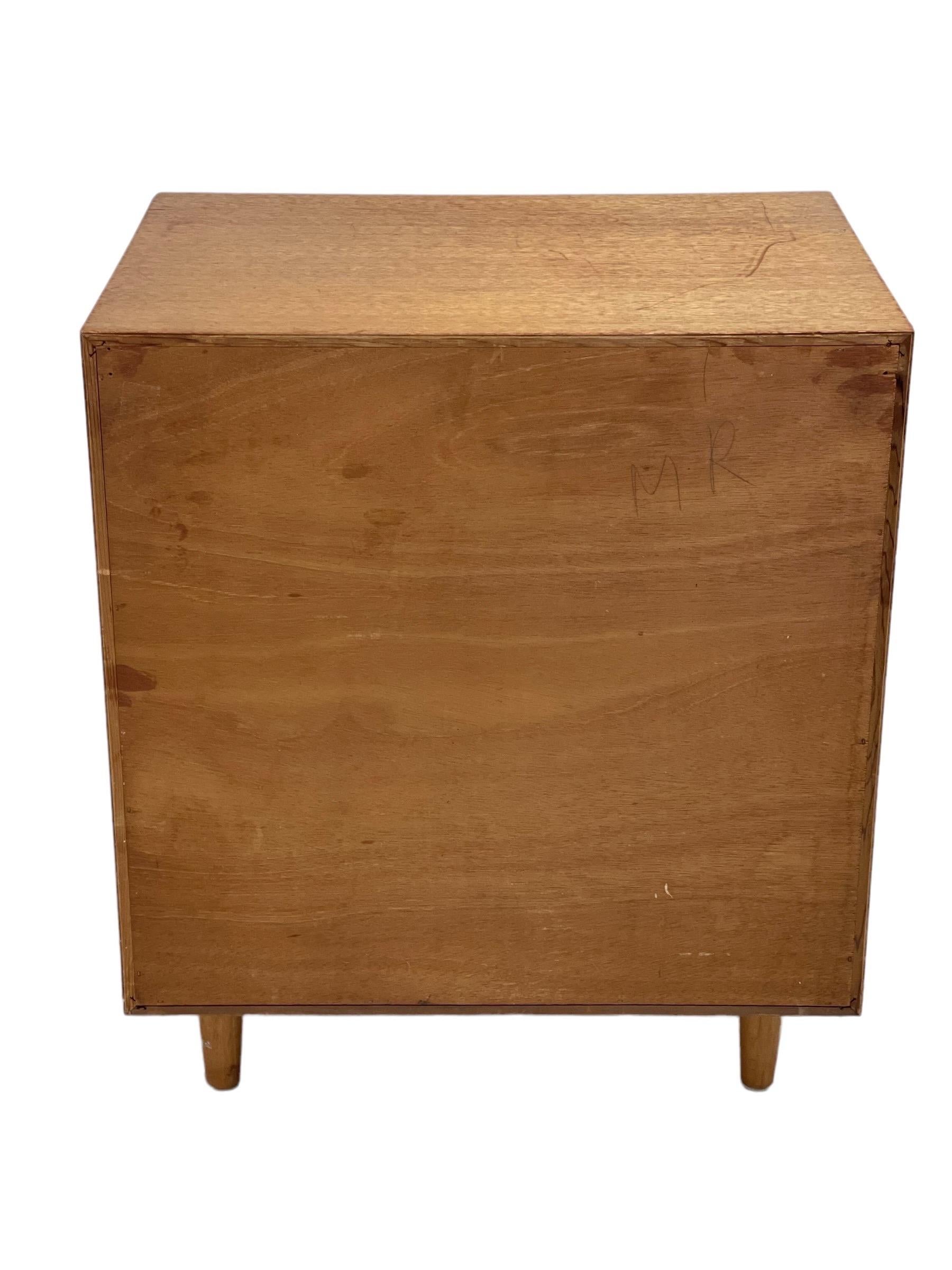 Vintage Mid-Century Modern 3 Drawer Dresser Cabinet For Sale 3