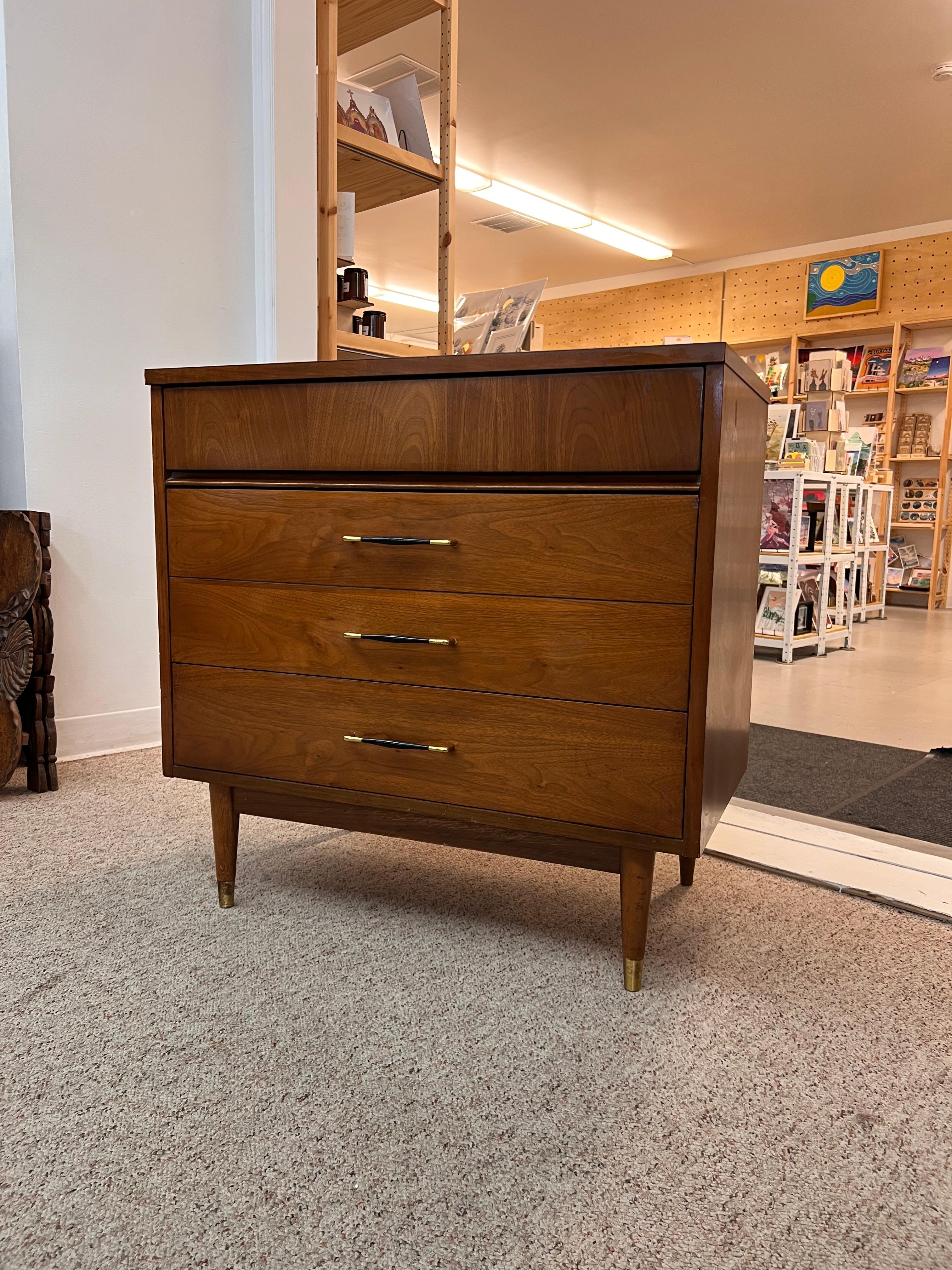 Vintage Mid Century Modern 3-Drawer Walnut Dreser with Original Handles In Good Condition For Sale In Seattle, WA