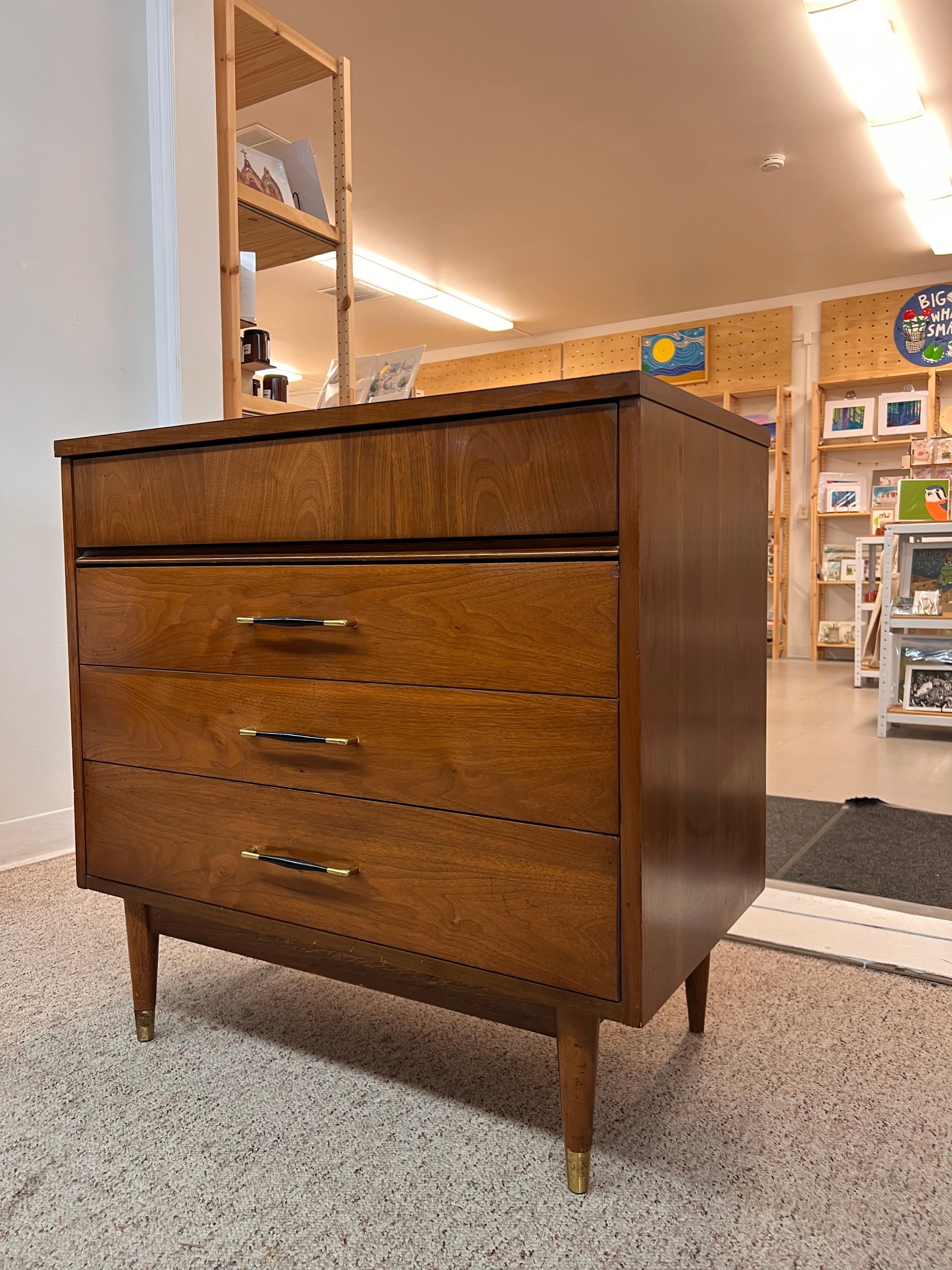Vintage Mid Century Modern 3-Drawer Walnut Dreser with Original Handles For Sale 1