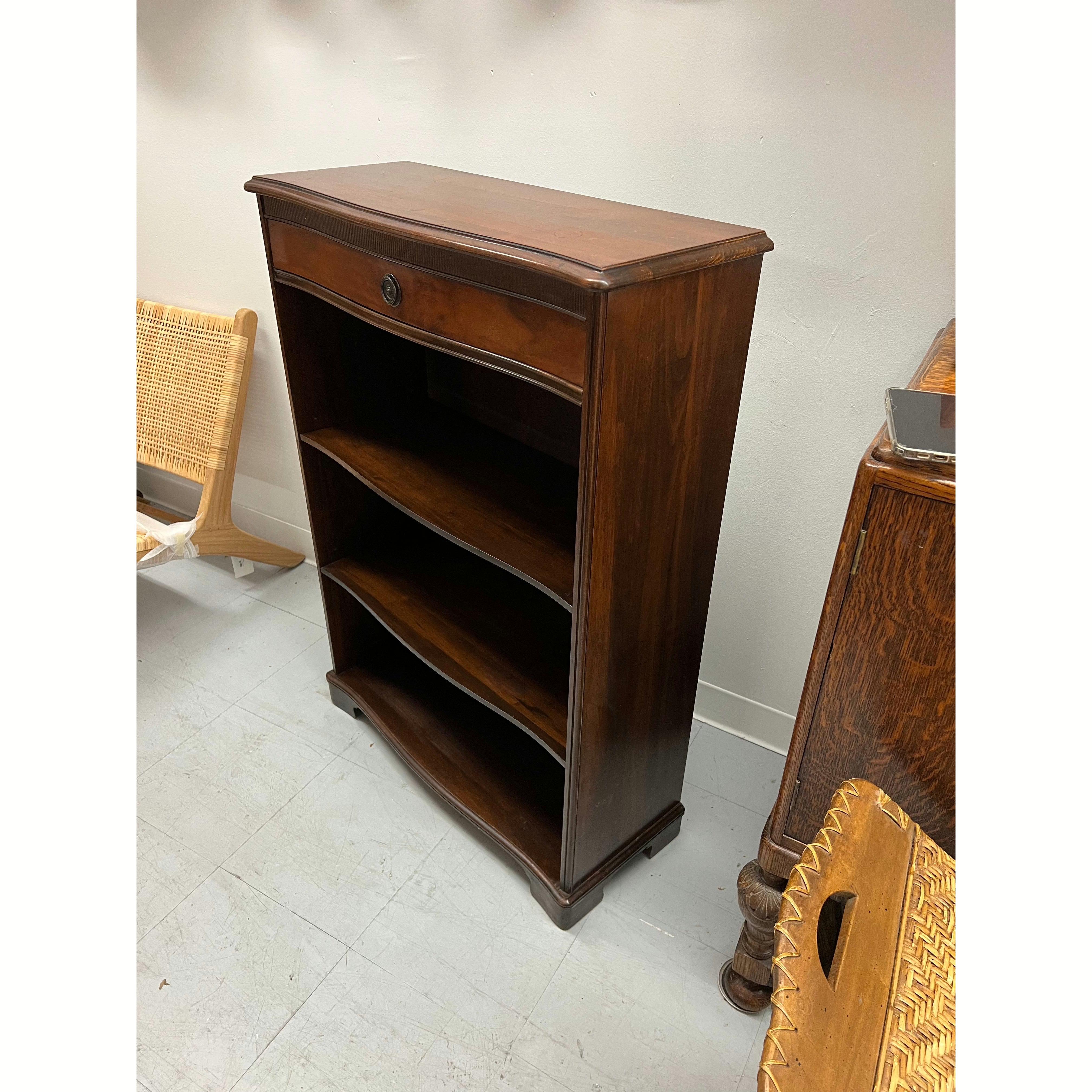 3reihiger Vintage-Bücherregal-Bücherregal mit Schublade auf der Oberseite, Mid-Century Modern (Moderne der Mitte des Jahrhunderts) im Angebot