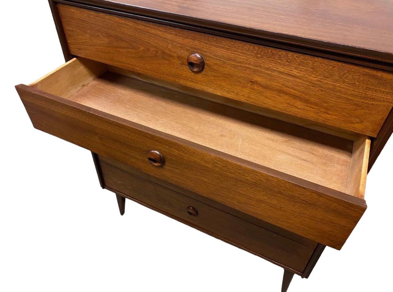 Late 20th Century Vintage Mid Century Modern 4 Drawer Dresser Dovetail Drawers by Basset For Sale