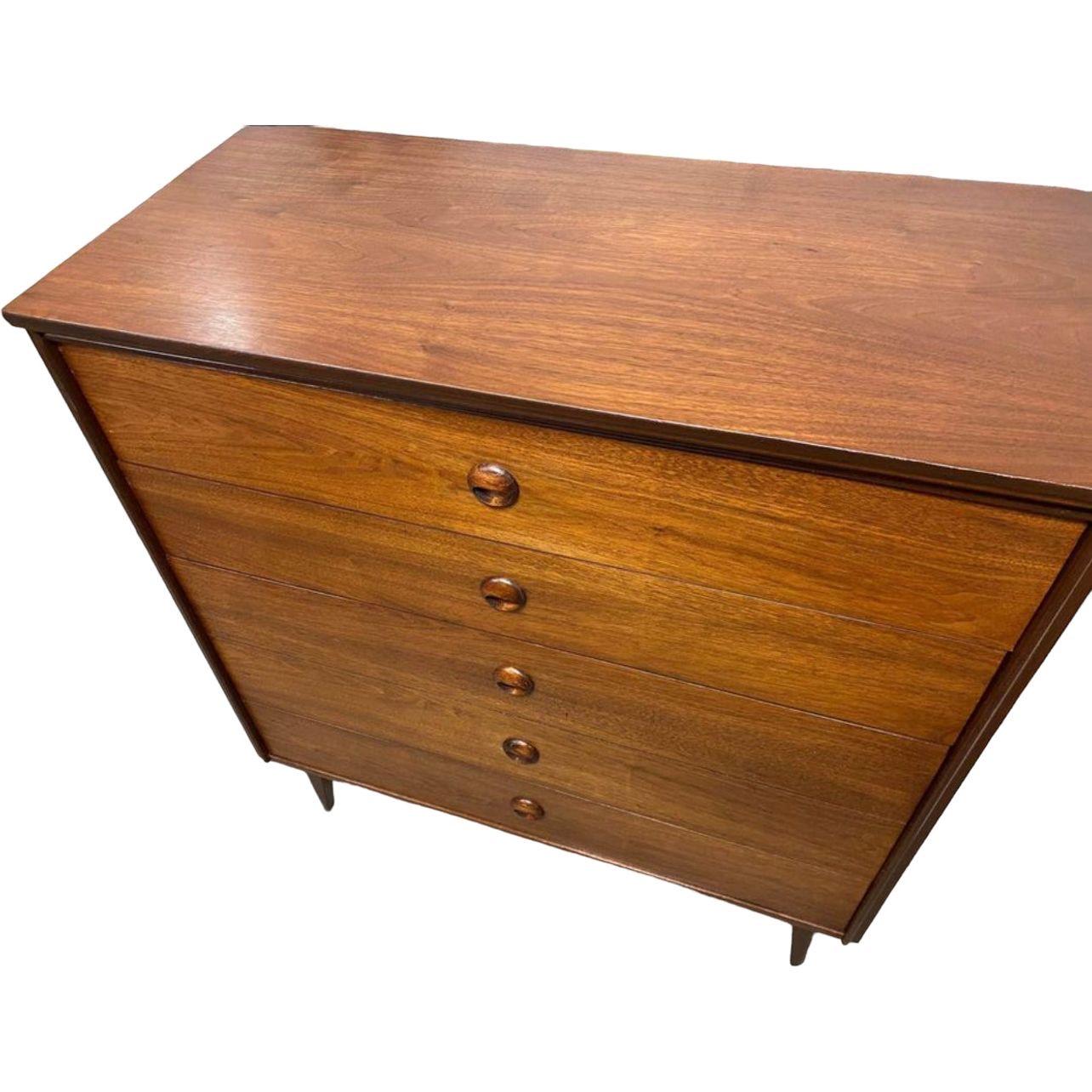 Mid-Century Modern Vintage Mid Century Modern 4 Drawer Dresser Dovetail Drawers by Bassett For Sale