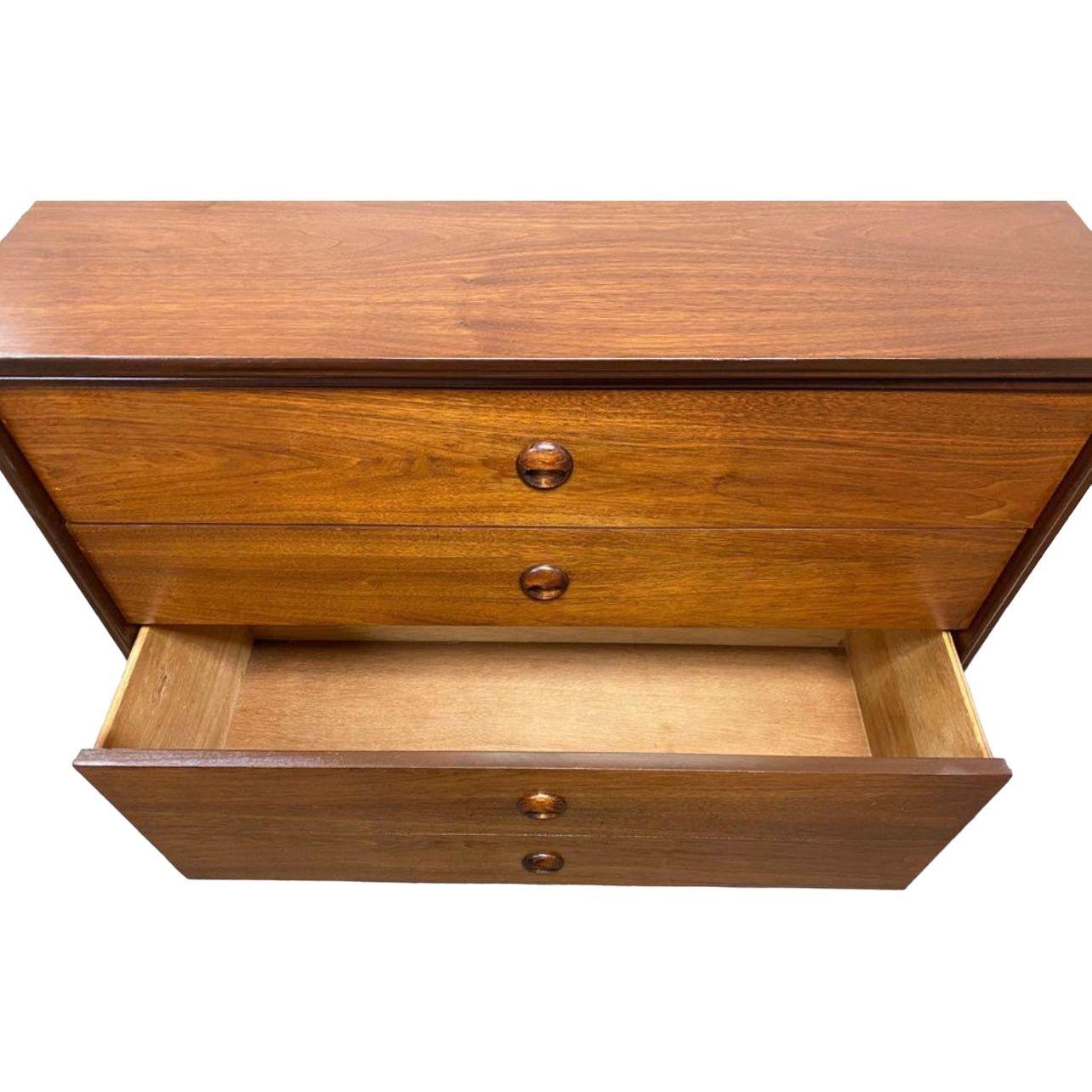 Walnut Vintage Mid Century Modern 4 Drawer Dresser Dovetail Drawers by Bassett For Sale
