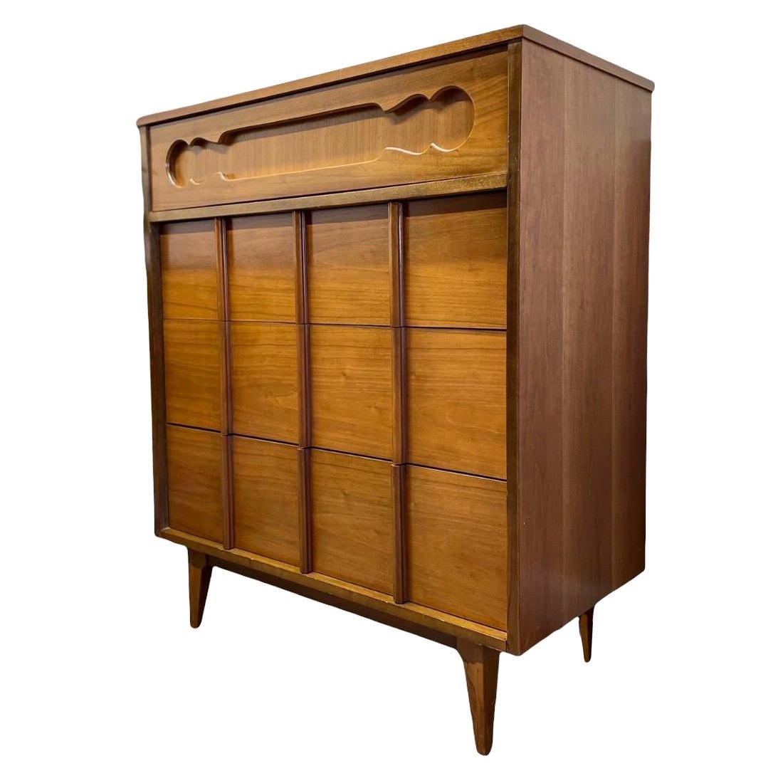 Commode à 4 tiroirs vintage à queue d'aronde, moderne du milieu du siècle dernier en vente