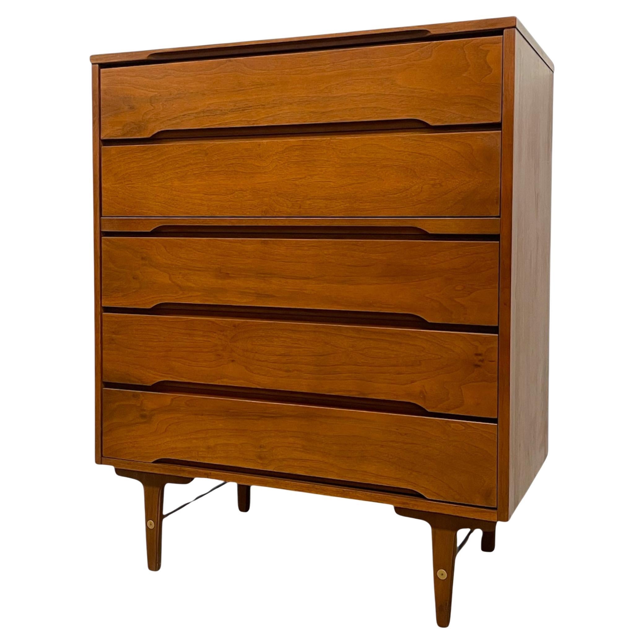Vintage Mid Century Modern Highboy Dresser à 4 tiroirs par Stanley Furniture en vente