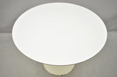Vintage Mid-Century Modern Round Saarinen Style Tulip Base Dining Table