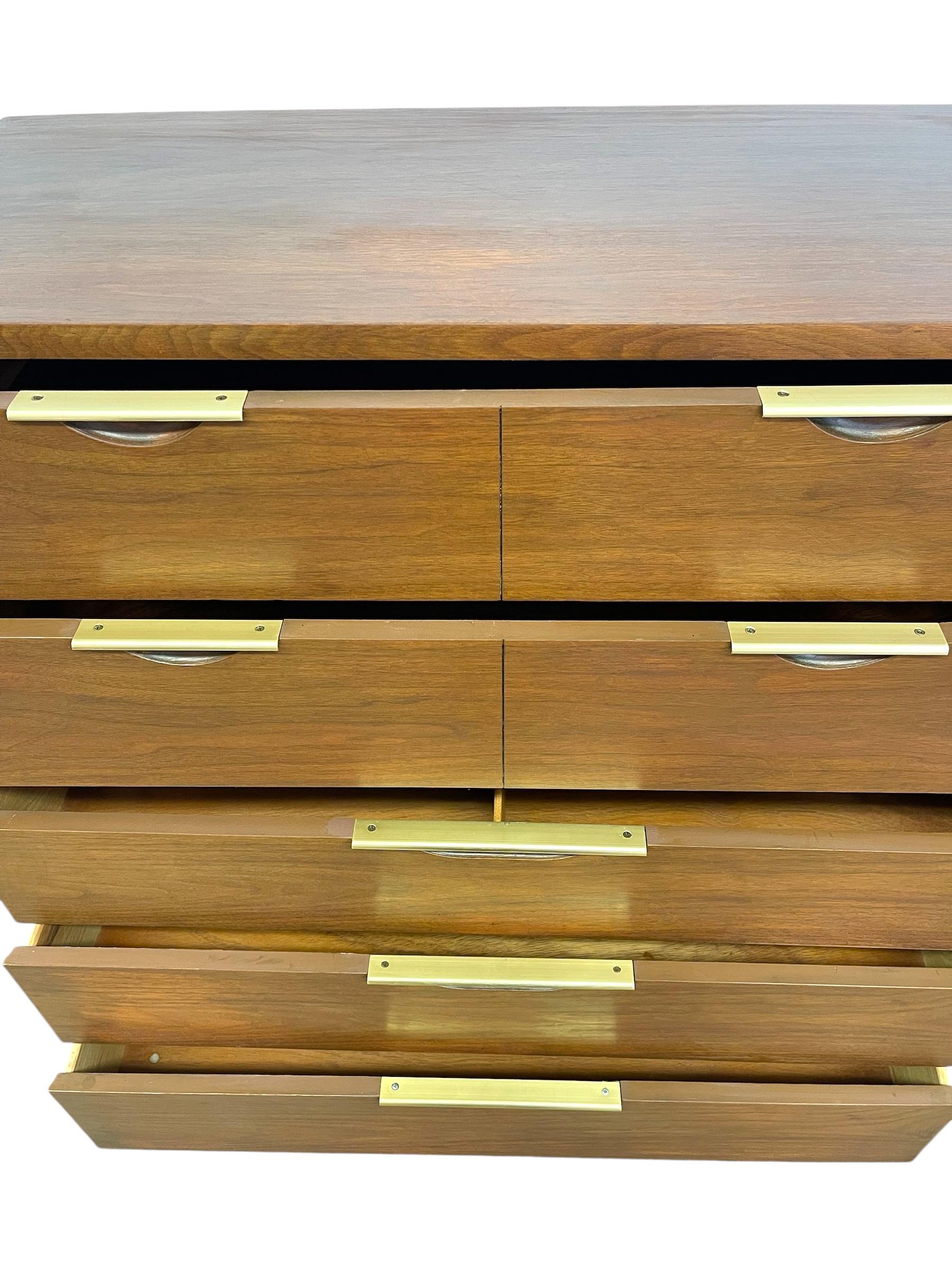 Mid-20th Century Vintage Mid Century Modern 5 Drawer Dresser - Kent Coffey Tableau Collection For Sale