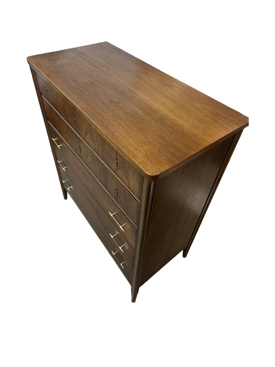 Late 20th Century Vintage Mid Century Modern 5 Drawer Walnut Wood Dresser by Broyhill