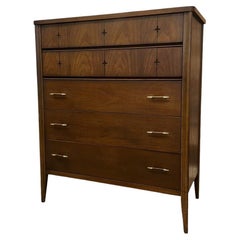 Vintage Mid Century Modern 5 Drawer Walnut Wood Dresser by Broyhill
