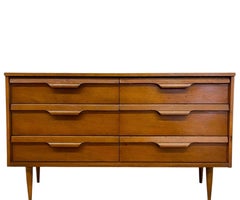 Vintage Mid Century Modern 6-Drawer Dresser by Bassett Furniture, Tapered Legs.