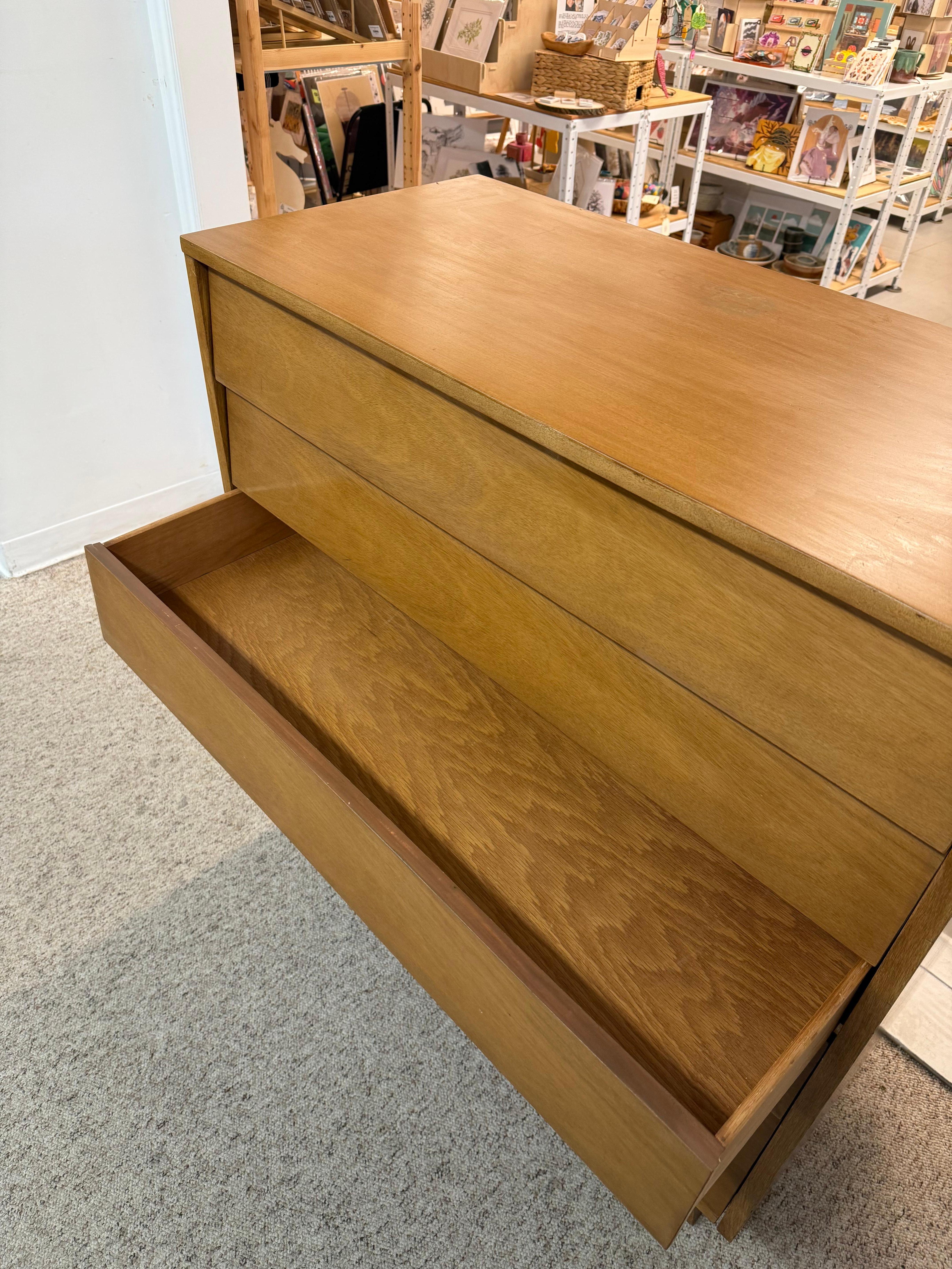 Commode à 6 tiroirs à queue d'aronde moderne du milieu du siècle dernier par Kent Coffey en vente 1