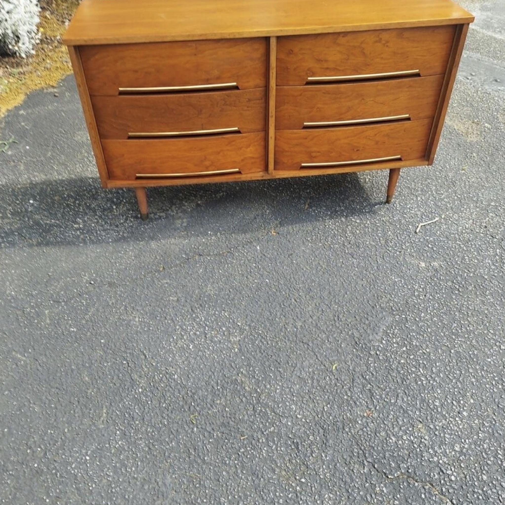 Vintage Mid-Century Modern 6 Drawer Walnut and Brass Dresser For Sale 1
