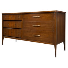 Vintage Mid Century Modern 6-Drawer Walnut Dresser by Broyhill