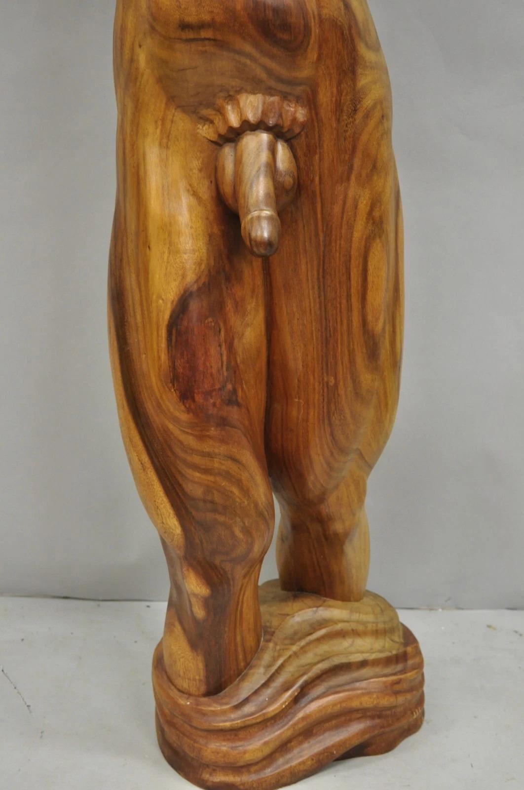 Scultura in legno intagliato di nudo maschile a grandezza naturale da 60