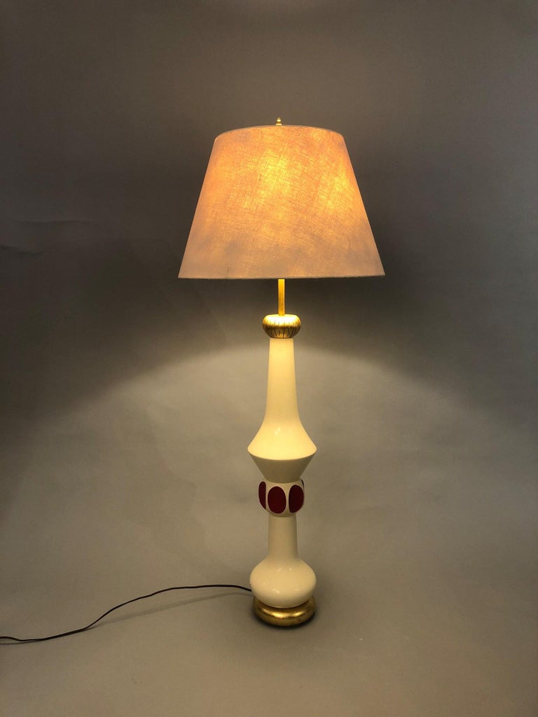 Vintage MidCentury Modern 70's White Ceramic and Walnut Wood Table Lamp For Sale at 1stDibs