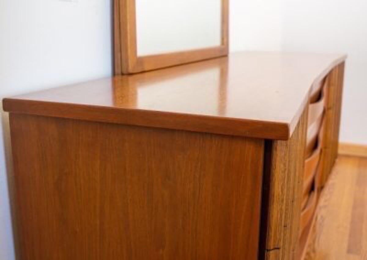 Late 20th Century Vintage Mid-Century Modern 9 Drawer Dresser Cabinet Storage 