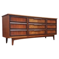 Vintage Mid-Century Modern 9 Drawer Dresser Dovetail Drawers Cabinet Storage