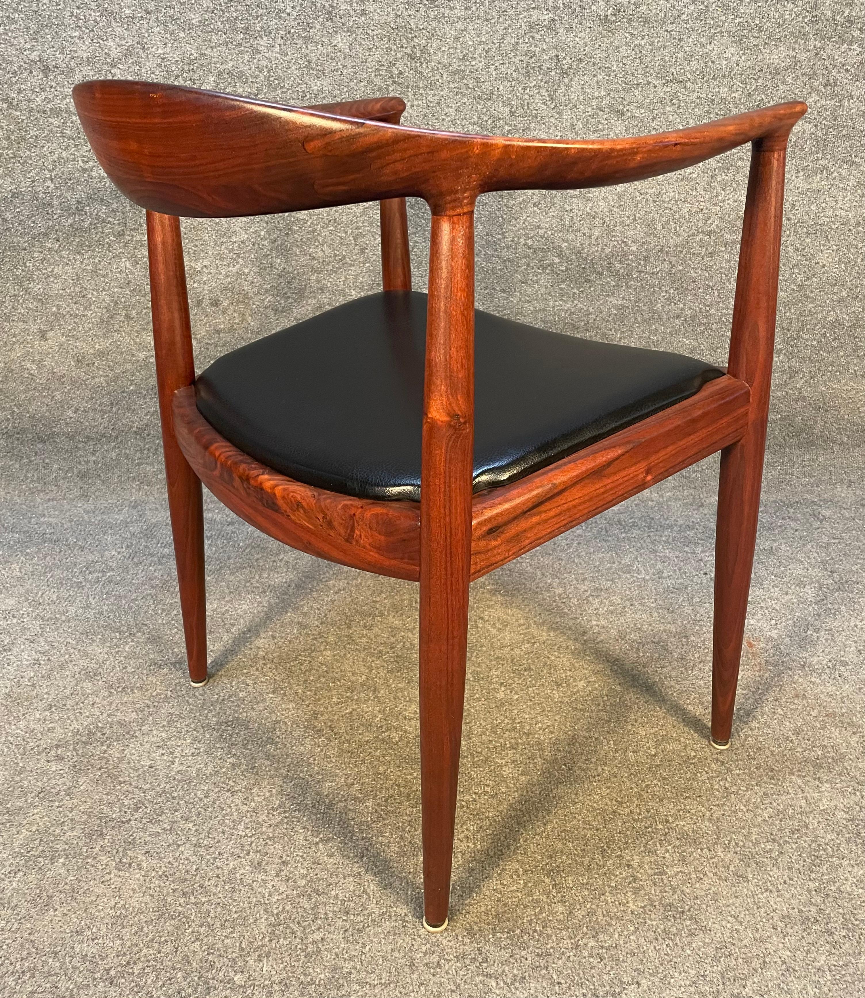 Walnut Vintage Mid-Century Modern Accent Chair in the Manner of Hans Wegner