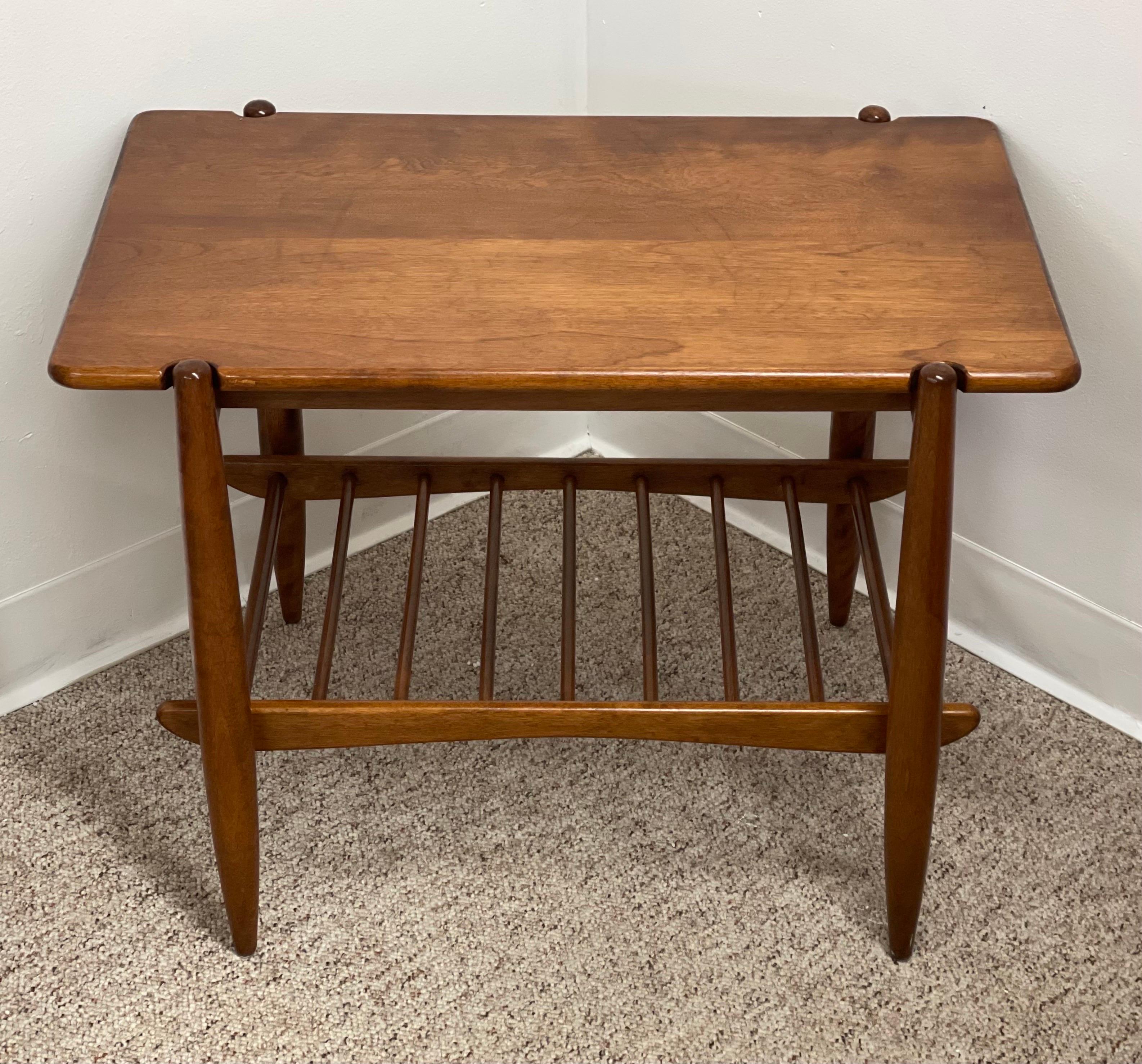 Vintage Mid-Century Modern Accent Table For Sale 1