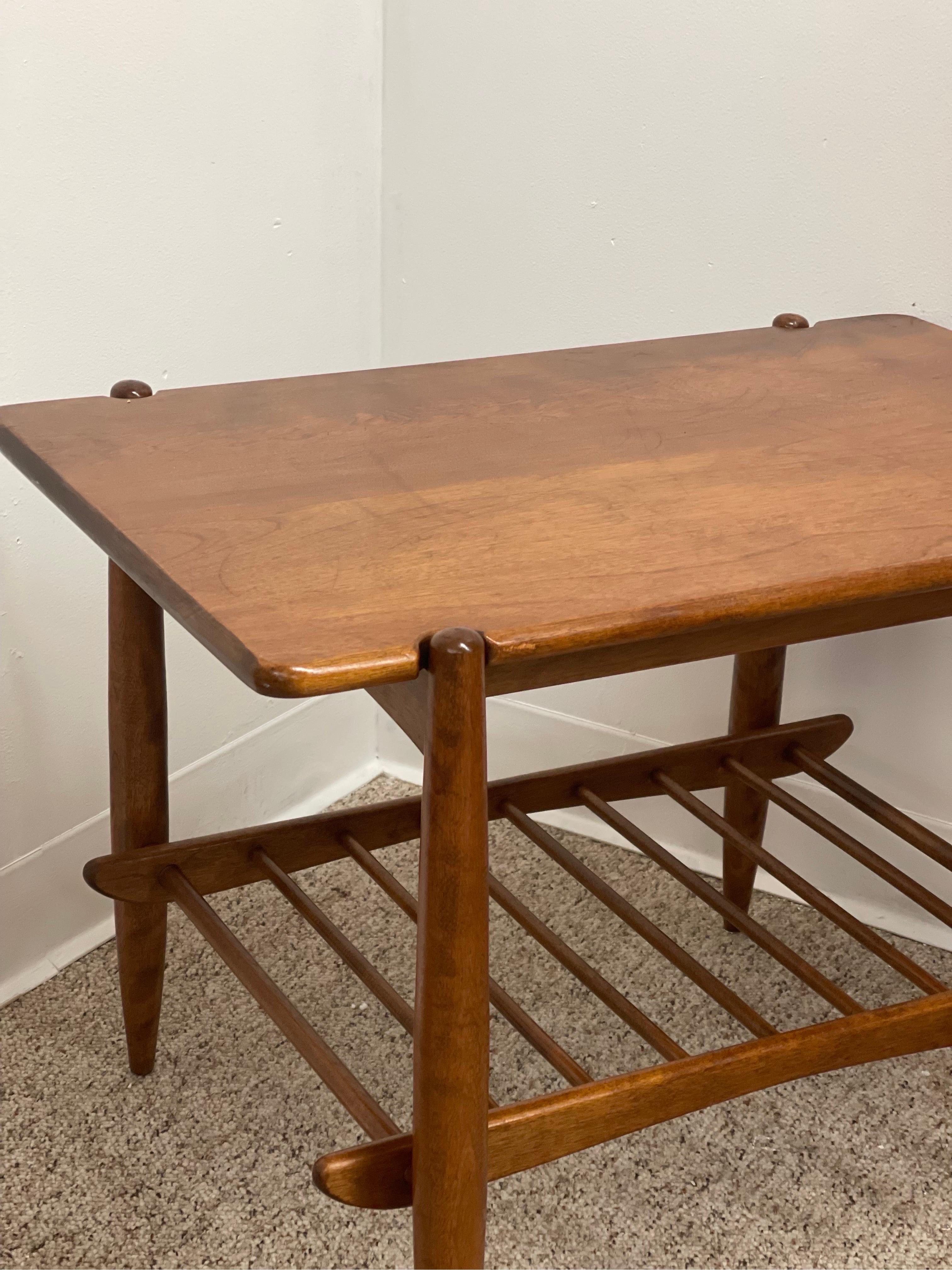Vintage Mid-Century Modern Accent Table For Sale 2