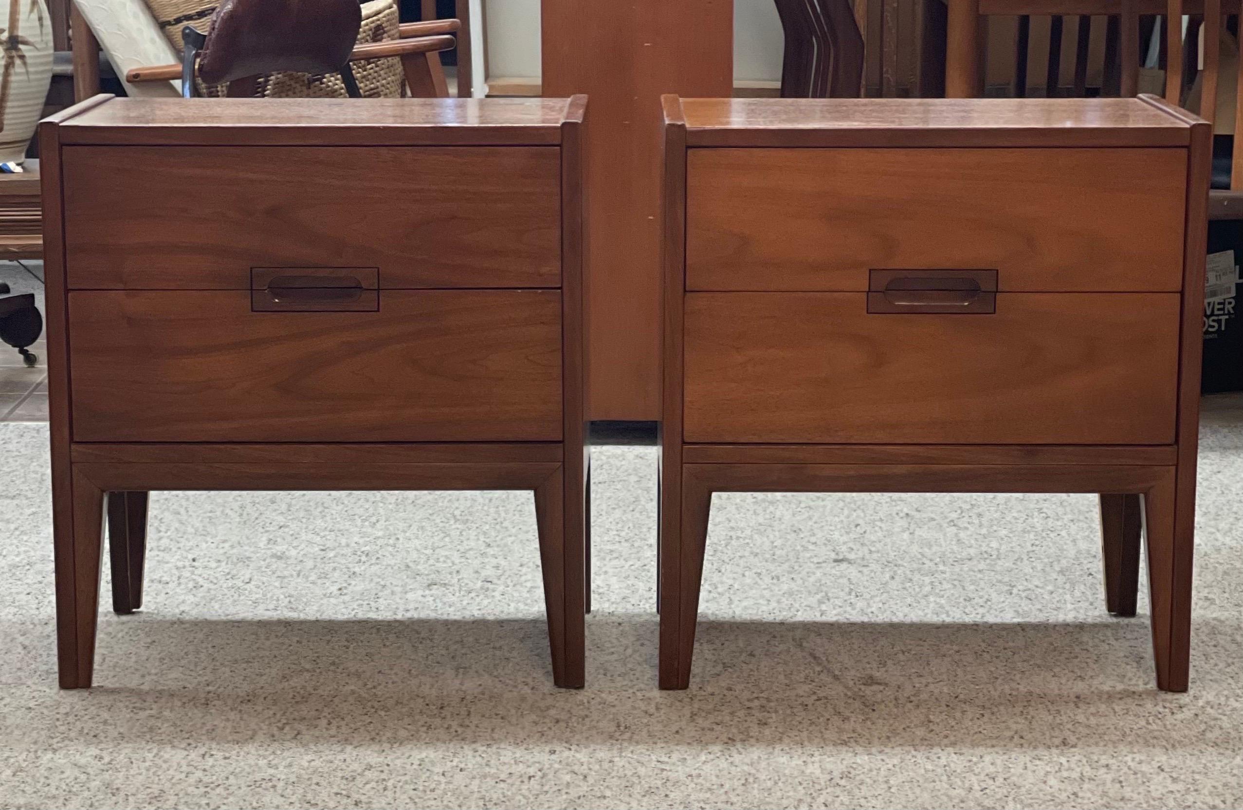 accent table with drawers