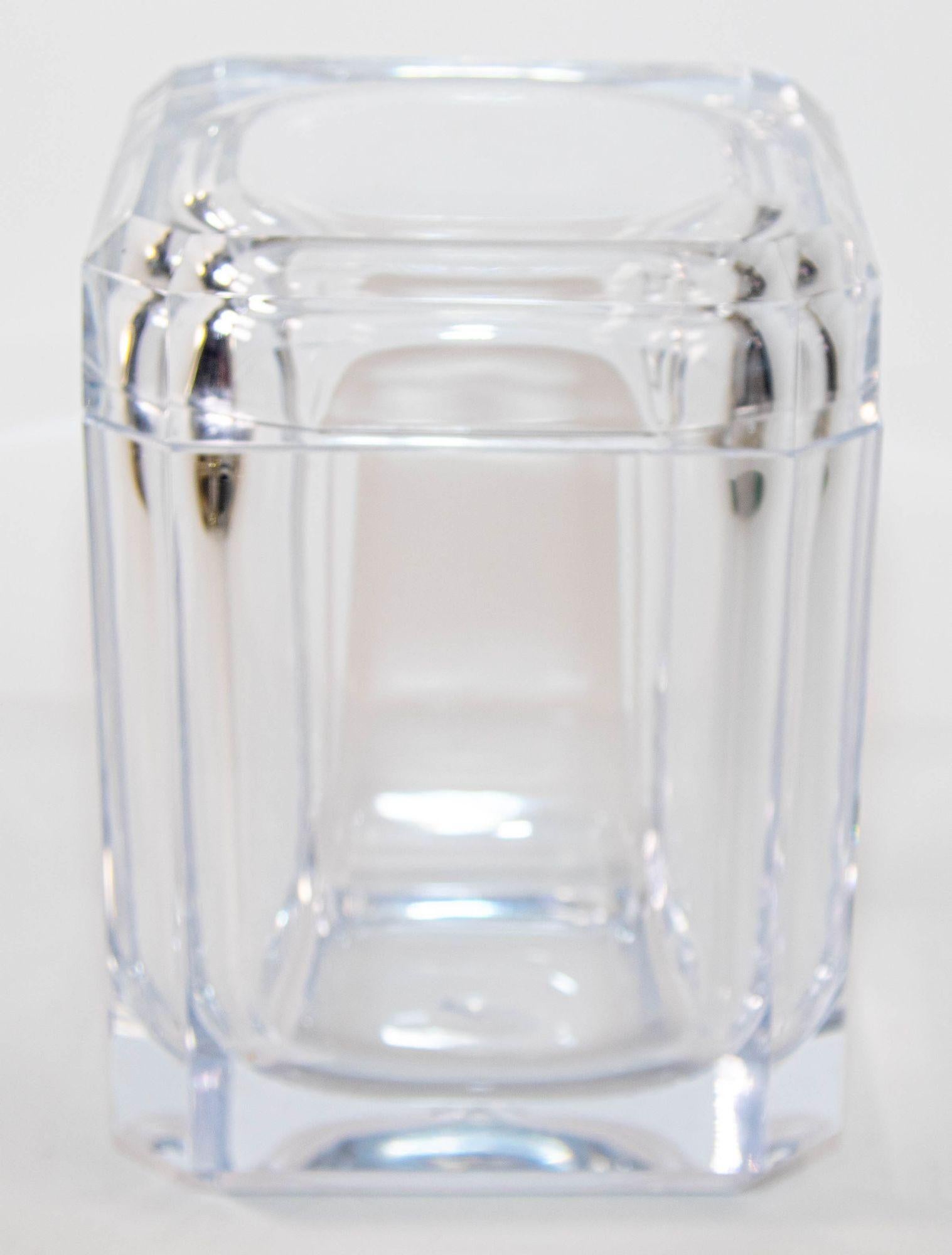 Vintage Mid-Century Modern Alessandro Albrizzi Style Lucite Faceted Ice Bucket In Good Condition For Sale In North Hollywood, CA