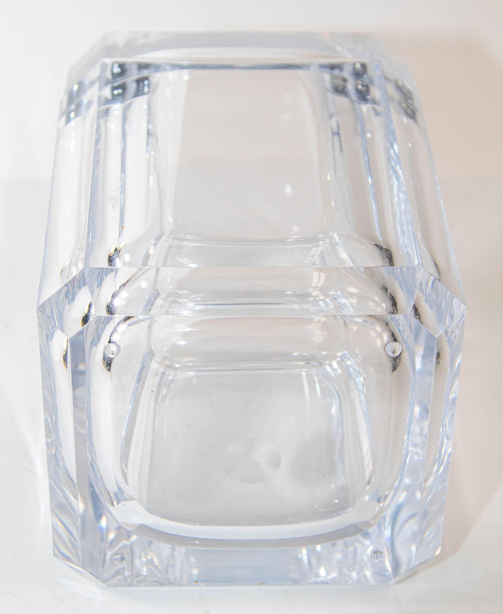 Vintage Mid-Century Modern Alessandro Albrizzi Style Lucite Faceted Ice Bucket For Sale 3