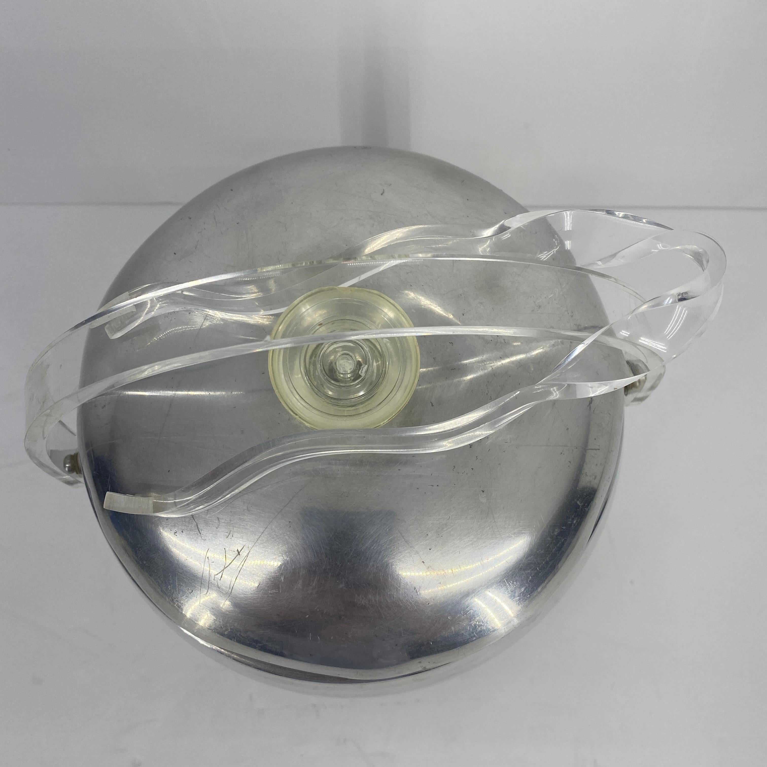Vintage Mid-Century Modern Aluminum and Lucite Ice Bucket and Tongs For Sale 3