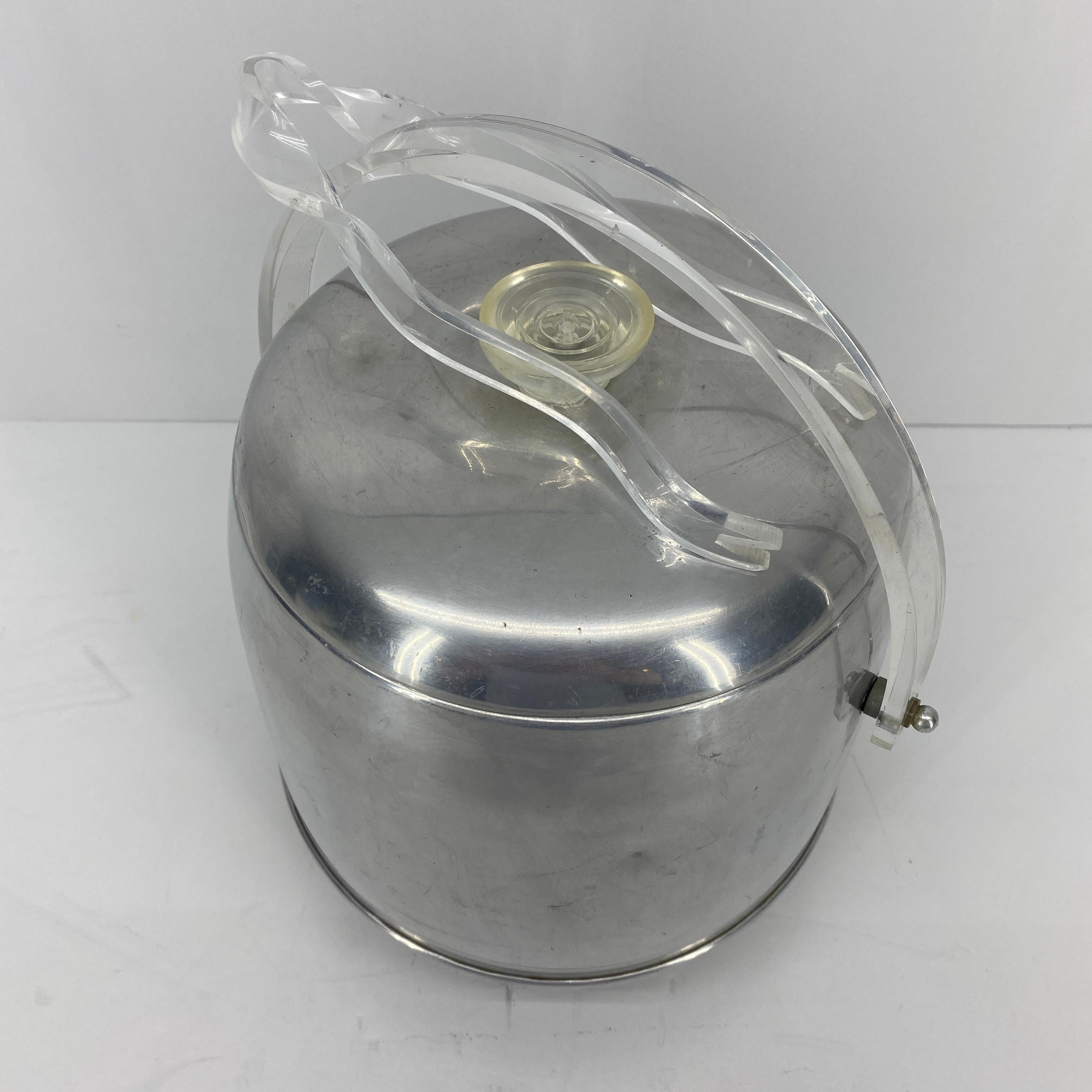 Vintage Mid-Century Modern Aluminum and Lucite Ice Bucket and Tongs For Sale 3