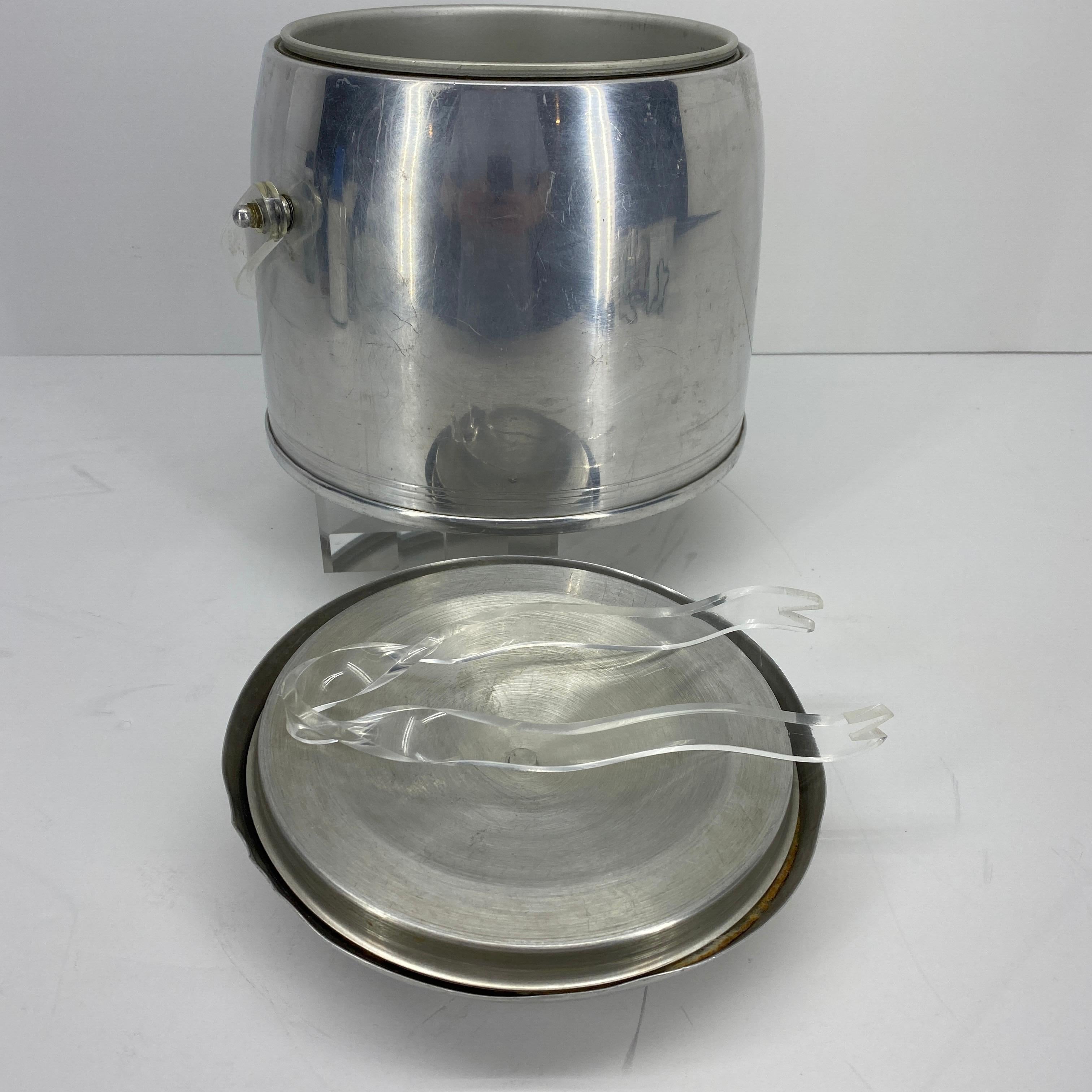 Vintage Mid-Century Modern Aluminum and Lucite Ice Bucket and Tongs For Sale 2