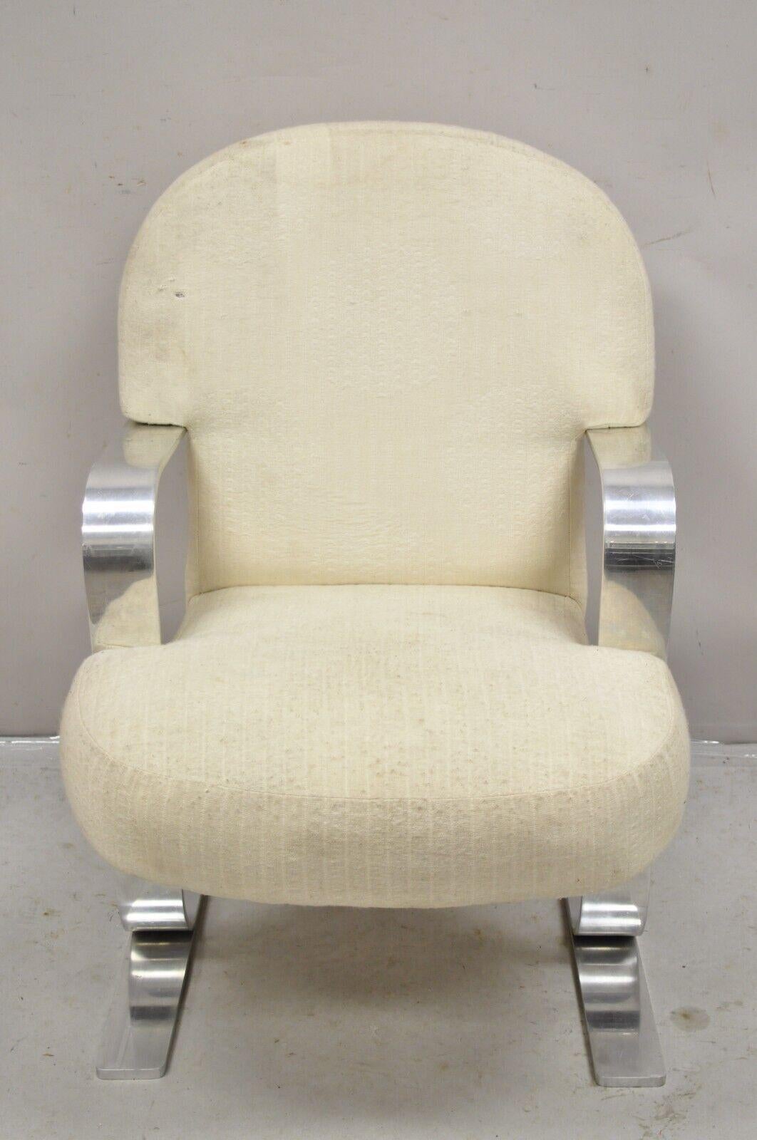 Vintage Mid Century Modern Aluminum Flat Bar Ski Base Cantilever Lounge Chair. Circa Late 20th Century. Measurements: 36