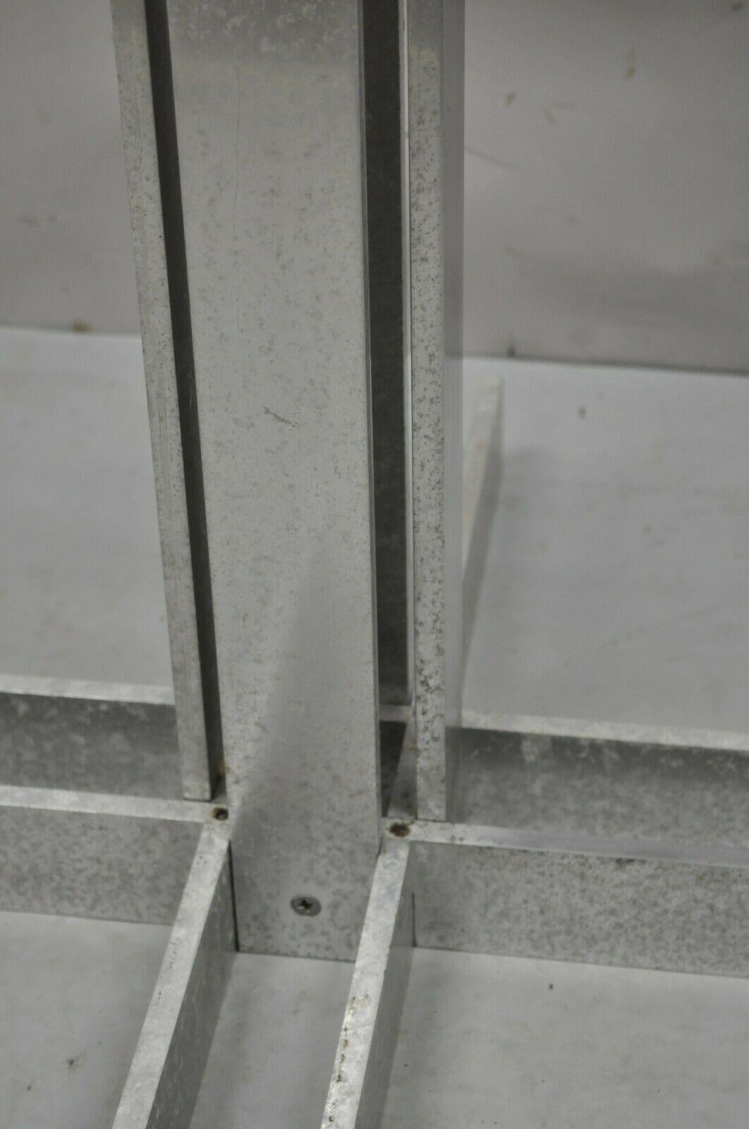 Base de table à piédestal géométrique vintage en métal et aluminium, sans plateau, style moderne du milieu du siècle dernier Bon état - En vente à Philadelphia, PA