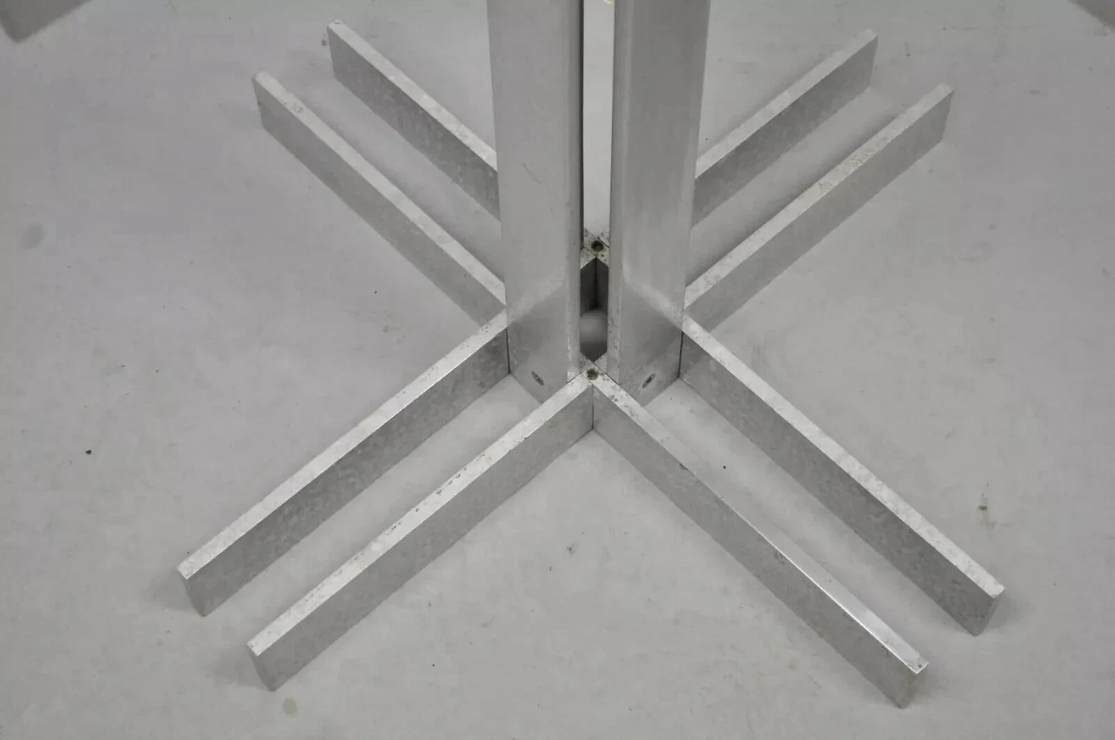 XX secolo Base per tavolo con piedistallo geometrico in alluminio, vintage Mid Century Modern - Senza piano in vendita