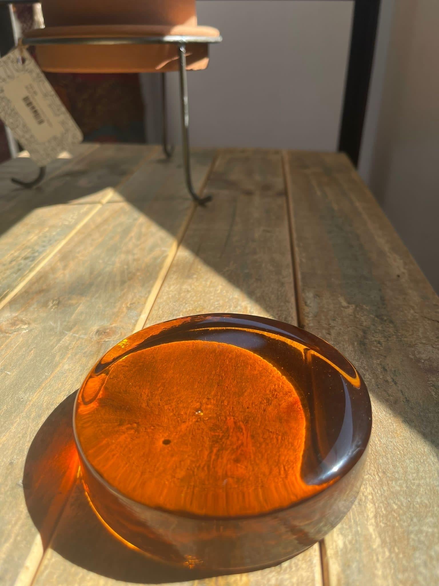 Vintage Mid Century Modern Amber Paper Weight In Good Condition For Sale In Seattle, WA