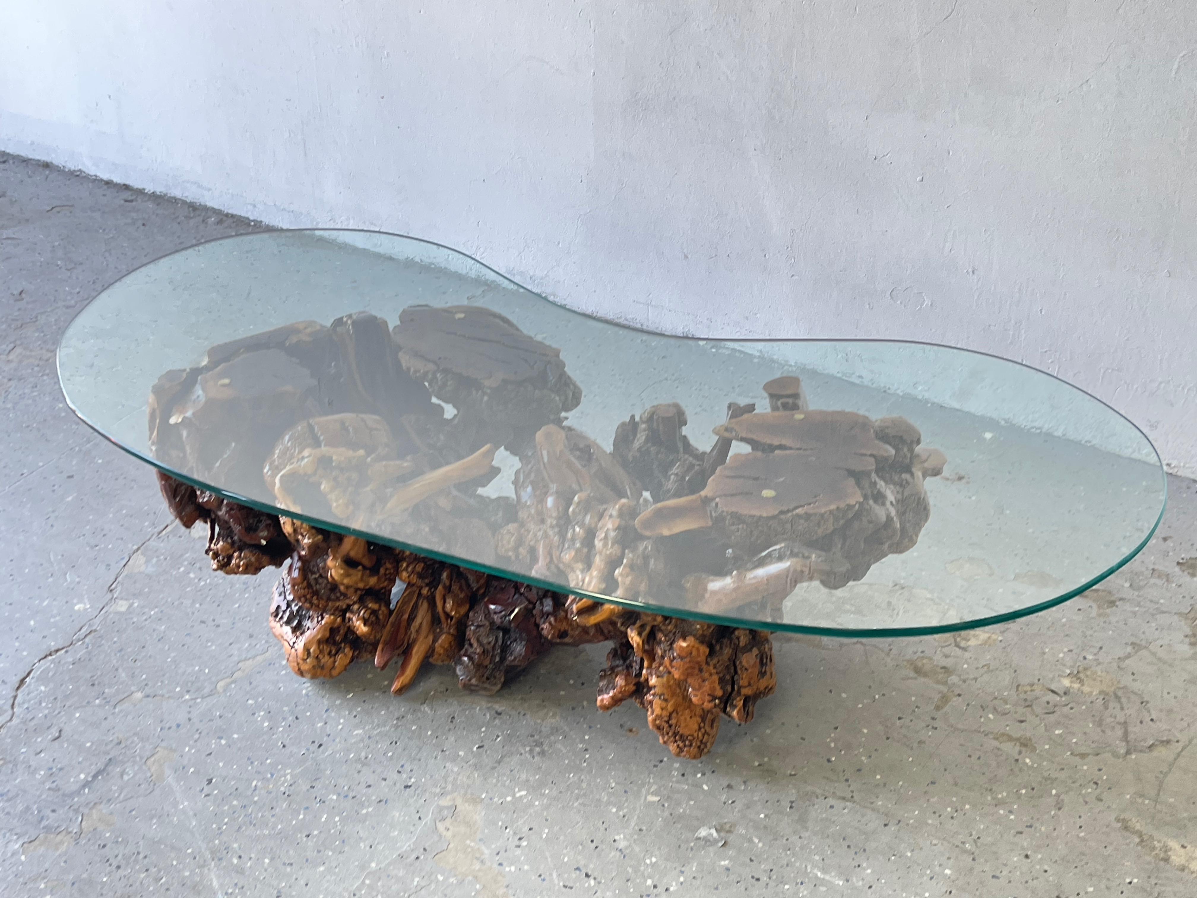 Verre Table basse vintage en bois flotté en verre amorphe/ biomorphe, moderne du milieu du siècle dernier en vente