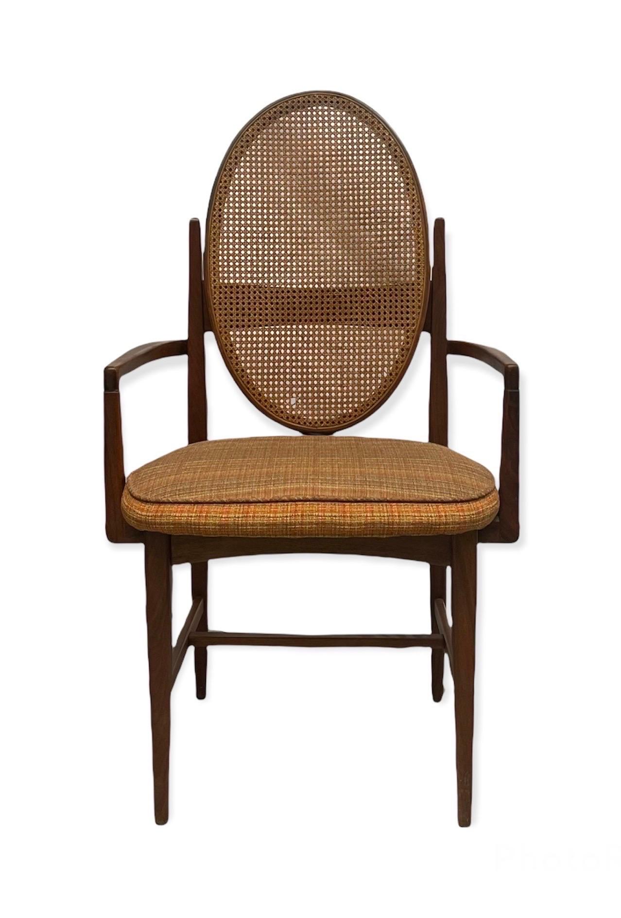 Vintage Mid-Century Modern Arm Chair. 

Dimensions. 23 w ; 20 d ; 41 h.