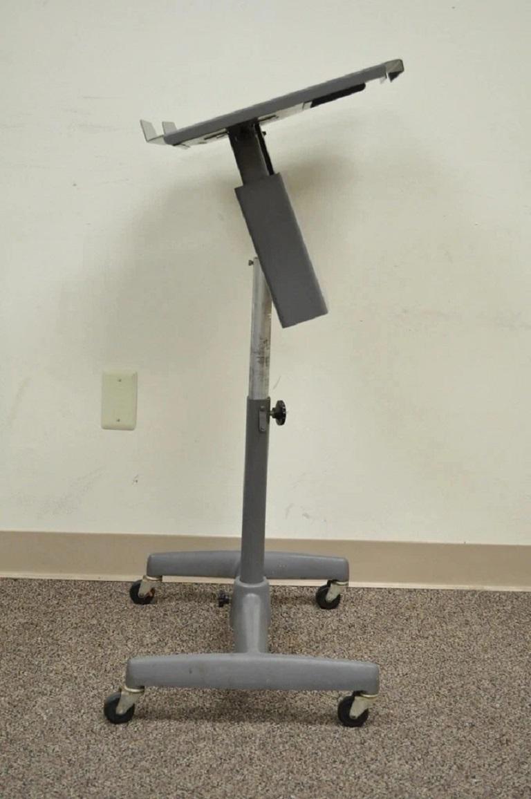 Vintage Mid Century Modern Art Deco Adjustable Book Lectern by Tiffany Stand Co Bon état - En vente à Philadelphia, PA