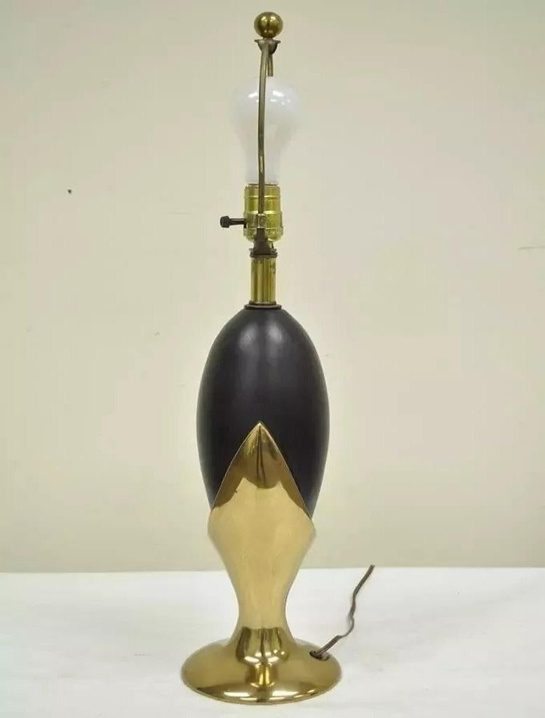 Art Déco Vintage Mid Century Modern Art Deco Brass Black Metal Egg Nouveau Lampada da tavolo in vendita