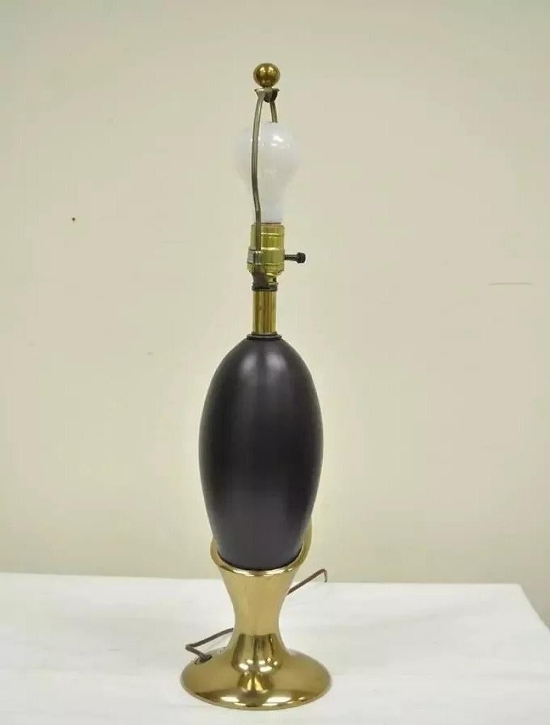 Vintage Mid Century Modern Art Deco Brass Black Metal Egg Nouveau Lampada da tavolo In condizioni buone in vendita a Philadelphia, PA
