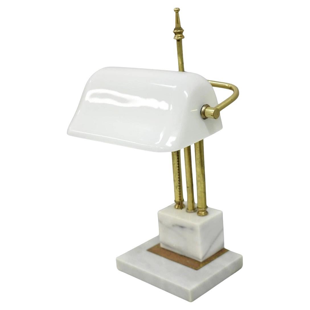 Vintage Mid Century Modern Art Deco Marmor & Messing Bankers Schreibtischlampe w / Schatten im Angebot