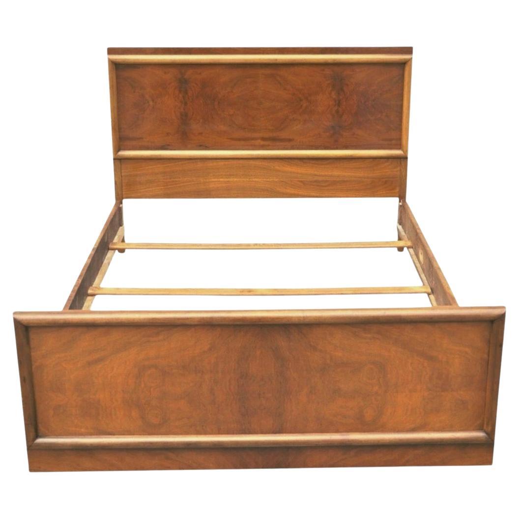 Telaio per letto intero in noce vintage del Mid Century Modern Art Deco di Joerns Bros