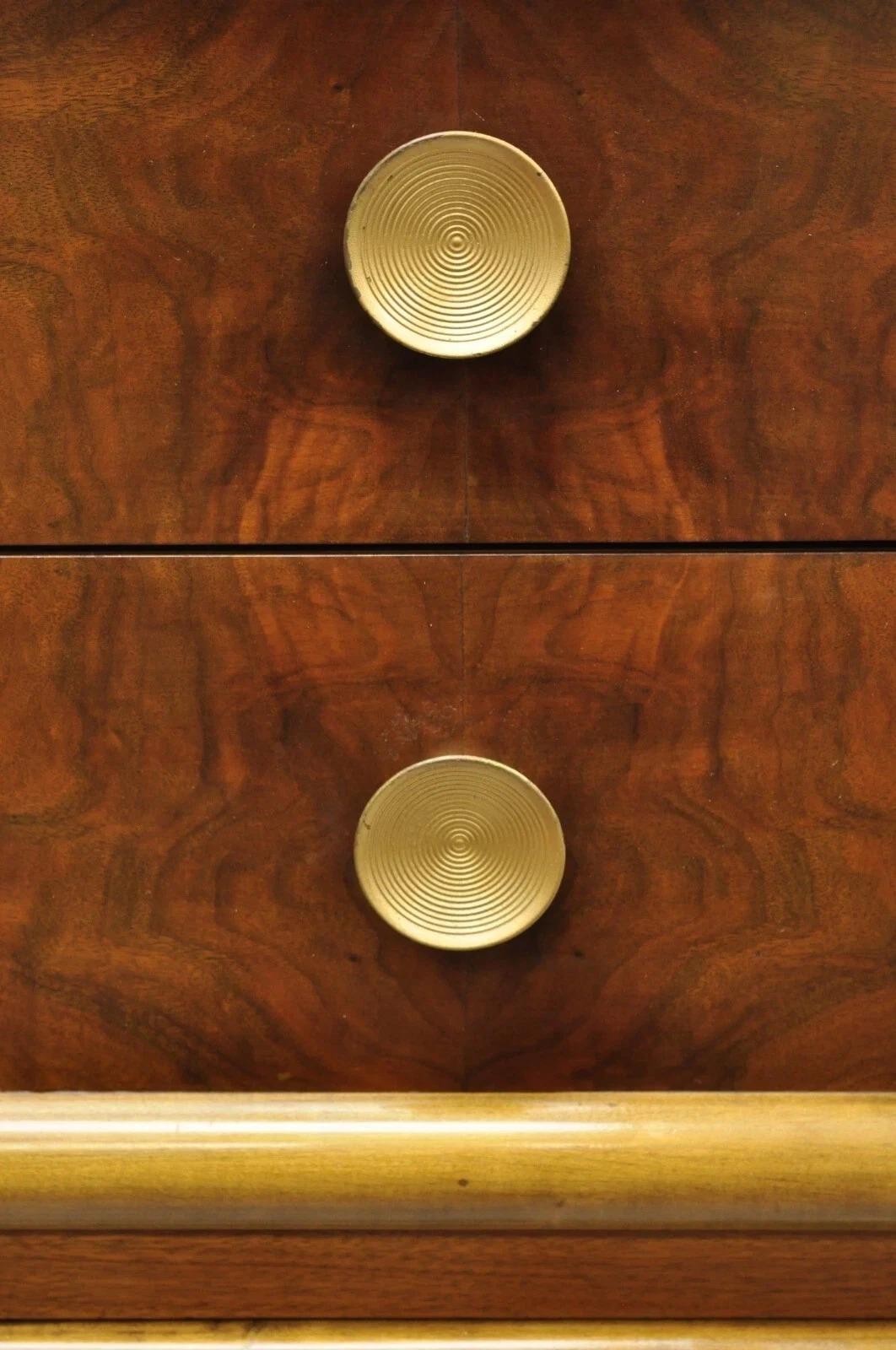 Vintage Mid Century Modern Art Deco Nussbaum Kommode hoch von Joerns Bros im Angebot 4