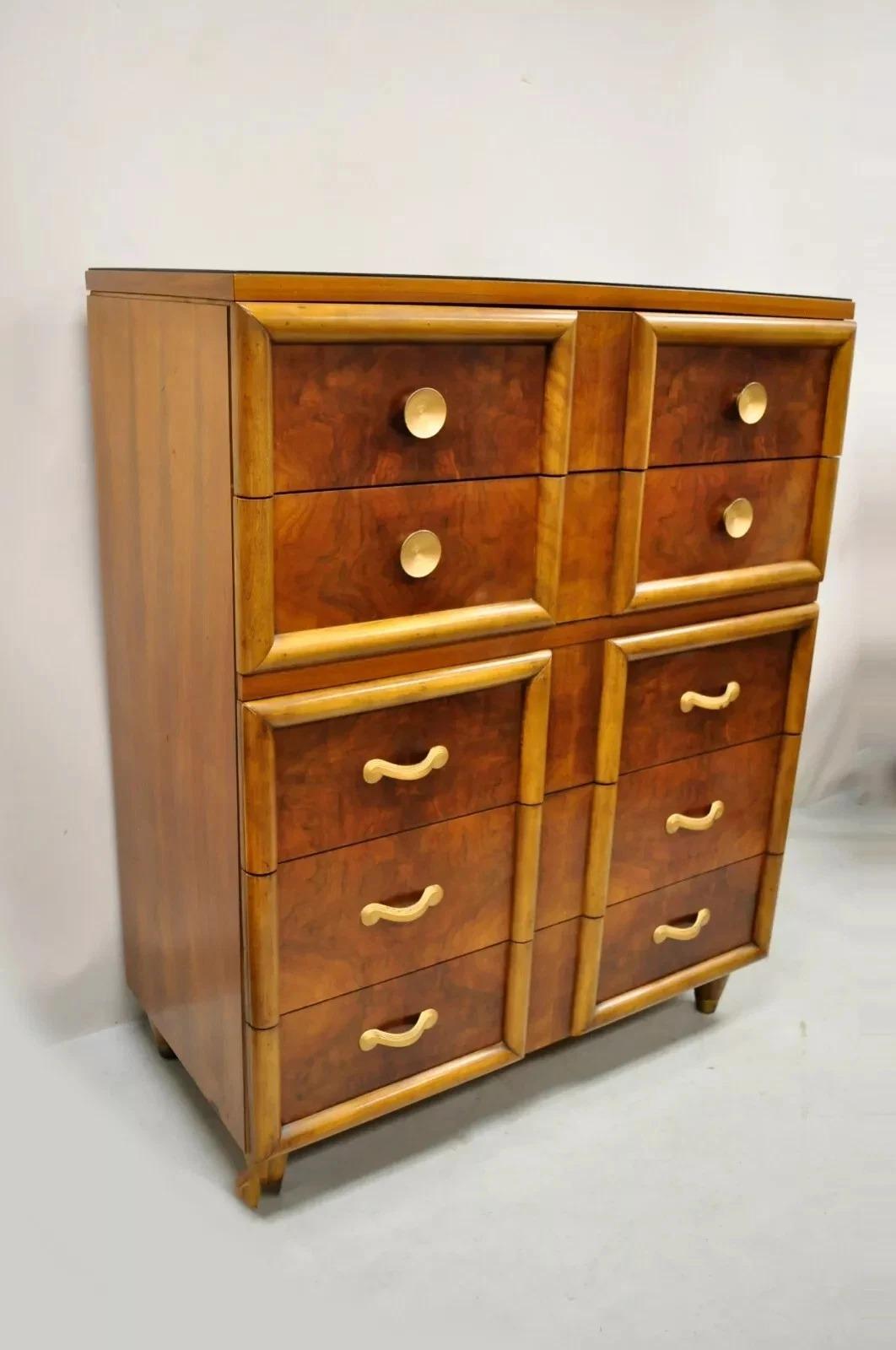 Vintage Mid Century Modern Art Deco Nussbaum Kommode hoch von Joerns Bros (Art déco) im Angebot