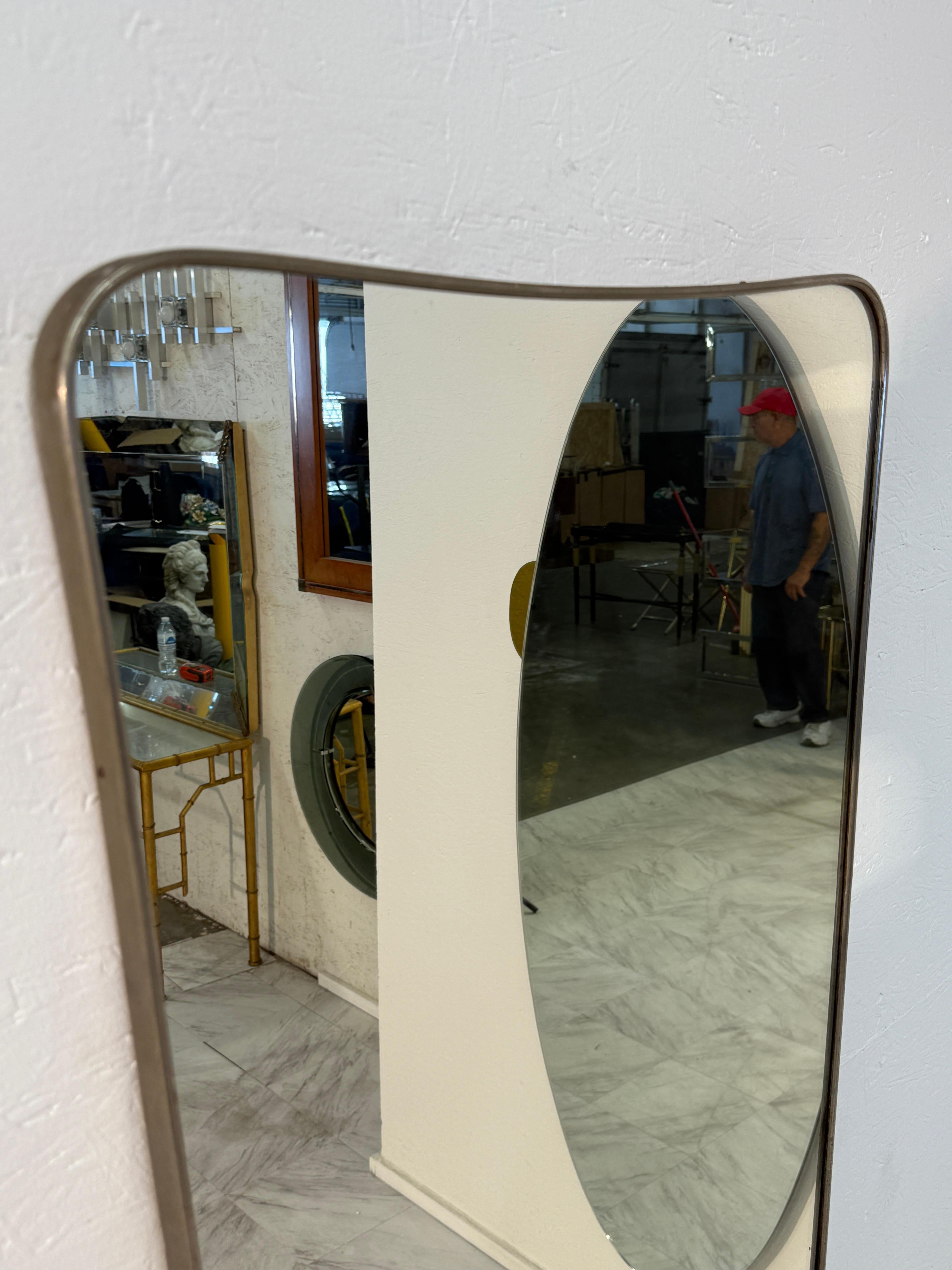 Espejo de pared asimétrico vintage moderno de mediados de siglo Italiano en venta